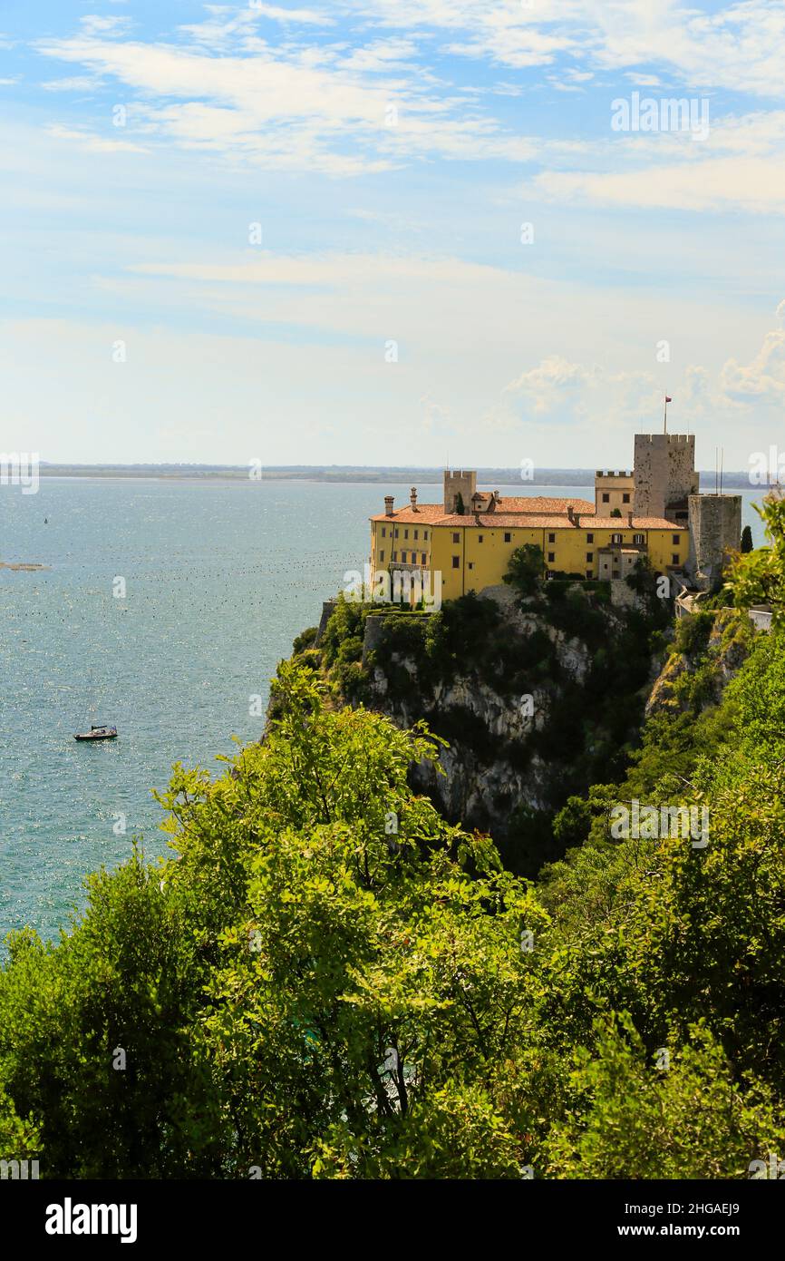 Castello di Duino, nei pressi di Trieste, Italia. Foto Stock