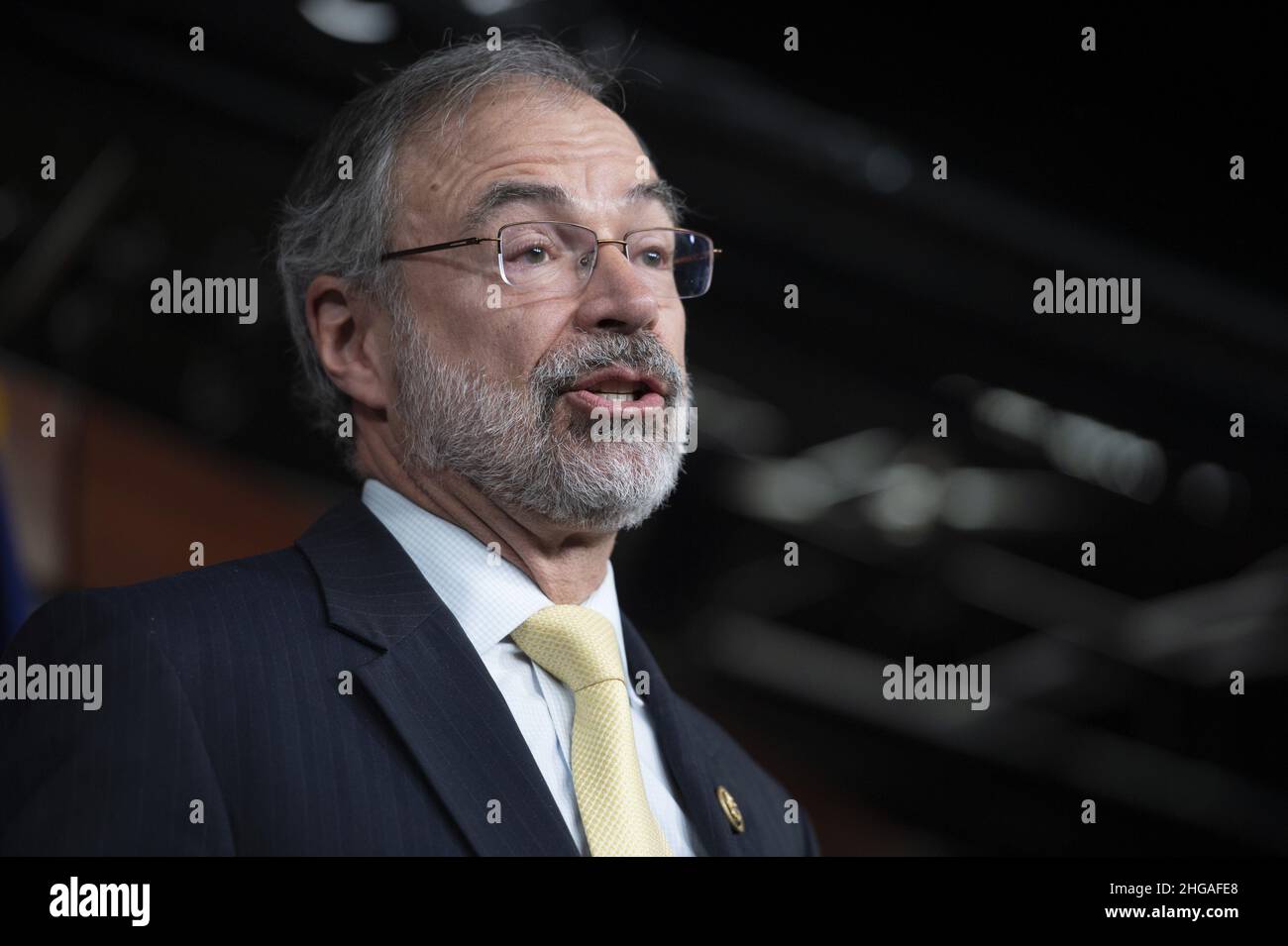 Washington, Stati Uniti. 19th Jan 2022. Andy Harris, R-MD, parla durante una conferenza stampa dopo un incontro del Caucus repubblicano della Camera al Campidoglio degli Stati Uniti a Washington, DC mercoledì 19 gennaio 2022. Foto di Bonnie Cash/UPI Credit: UPI/Alamy Live News Foto Stock