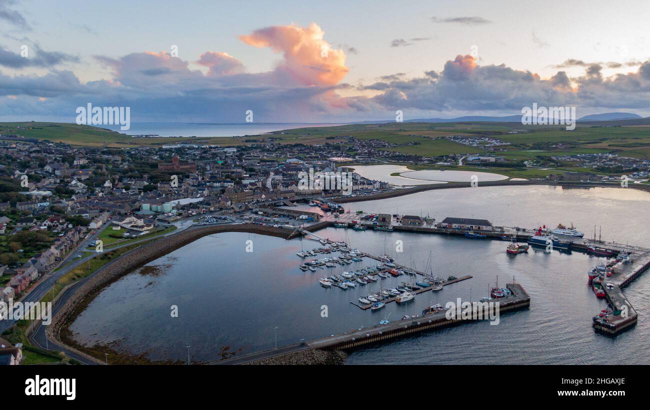 Porto di Kirkwall al tramonto Foto Stock