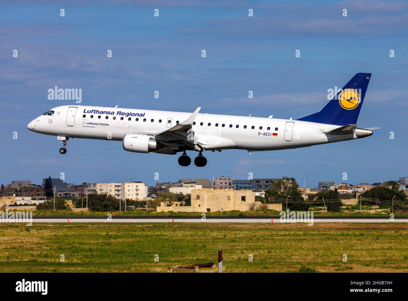 Lufthansa Regional (Lufthansa CityLine) Embraer 190LR (ERJ-190-100LR) (REG: D-AECI) arrovata da Monaco di Baviera, Germania. Foto Stock