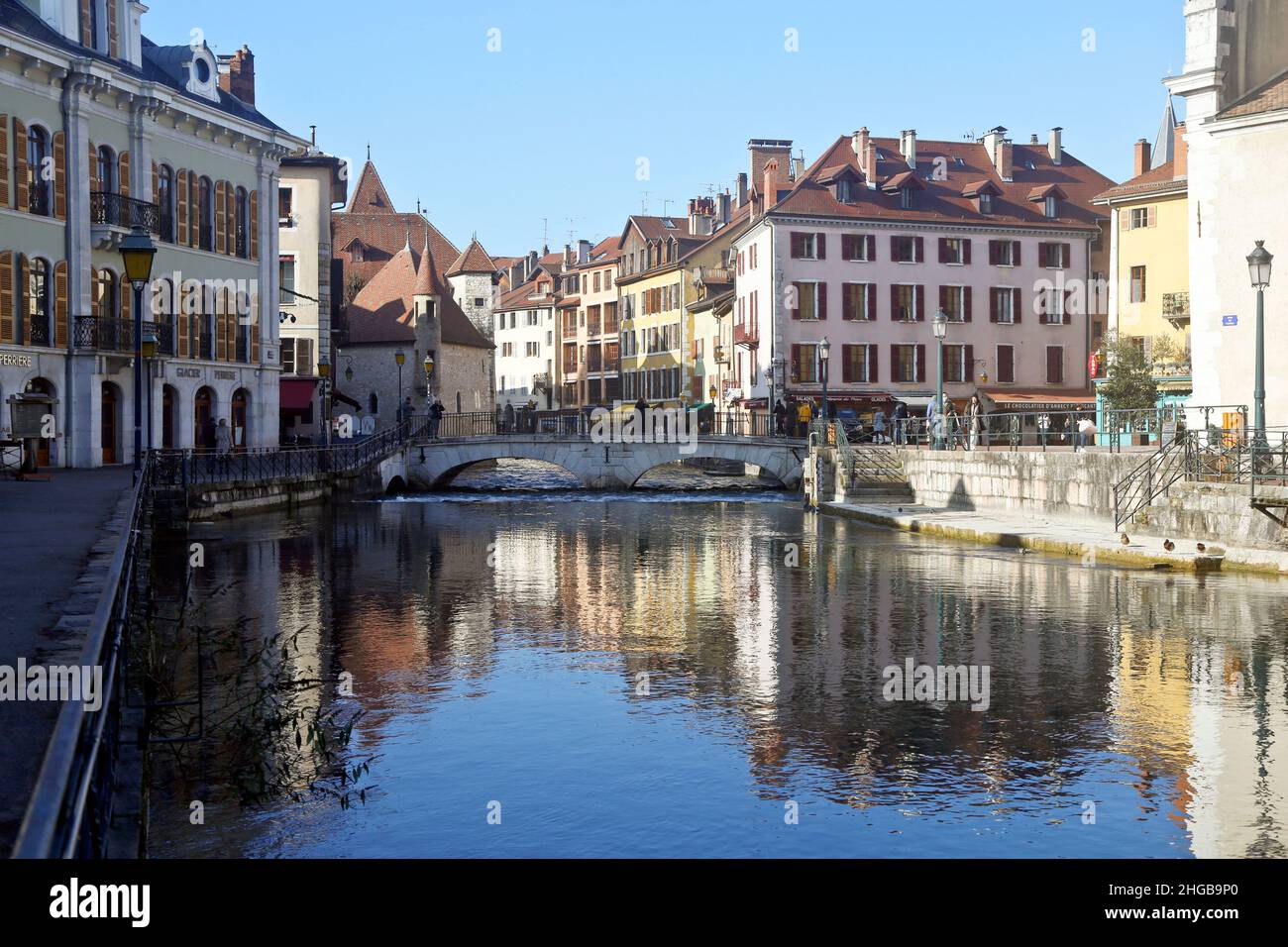 14 Jan 2022. Annecy, alta Savoia, Francia. Vista generale dell'antica città alpina di Annecy nel sud-ovest della Francia. Foto Stock