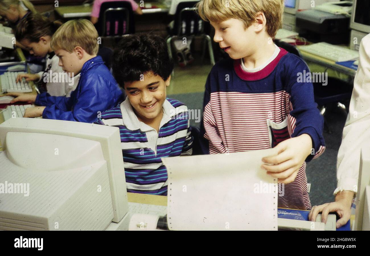 Austin, Texas USA 1992 Un laboratorio di computer della scuola elementare del magnete donato da Apple Computers. XX Foto Stock