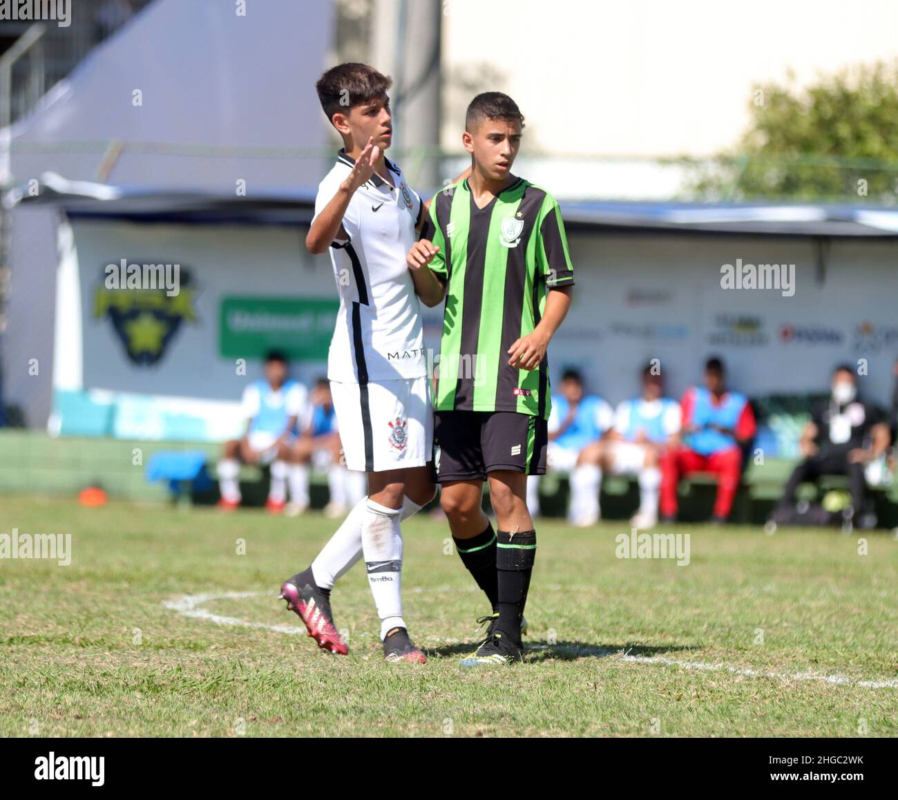 Votorantim, San Paolo, Brasile. 19th Jan 2022. Edizione 26th del Votorantim Under-15 Soccer Cup: Corinthians e America-MG. 19 gennaio 2022, Votorantim, Sao Paulo, Brasile: Partita di calcio tra Corinzi e America-MG, valida per l'edizione 26th della Votorantim Soccer Cup Under-15, tenutasi al Domenio Paolo Metidieri Municipal Stadium, nella città di Votorantim, a Sao Paulo, mercoledì (19). Corinzi vinse il 3-0. Credit: Andre Cardoso/TheNews2 (Credit Image: © Andre Cardoso/TheNEWS2 via ZUMA Press Wire) Foto Stock