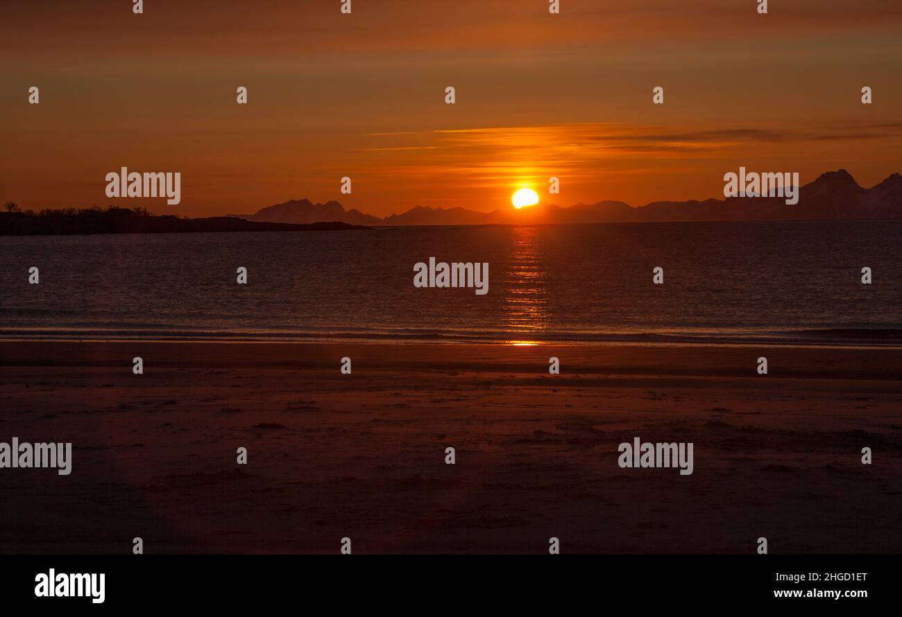 Bellissimo tramonto a Lofoten, Norvegia Foto Stock