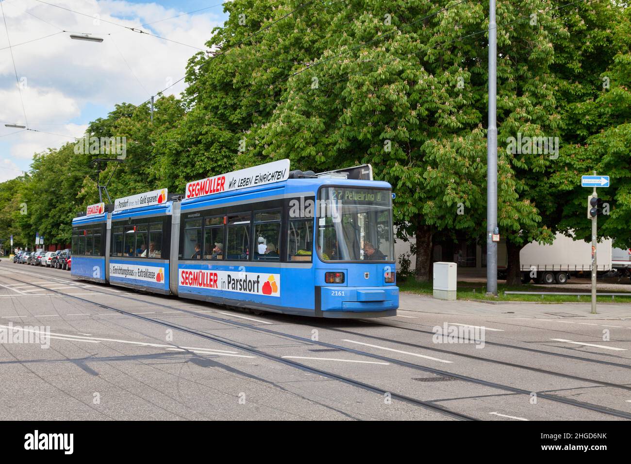 Monaco, Germania - Maggio 30 2019: Tram di classe R della linea 27 del tram di Monaco. Foto Stock