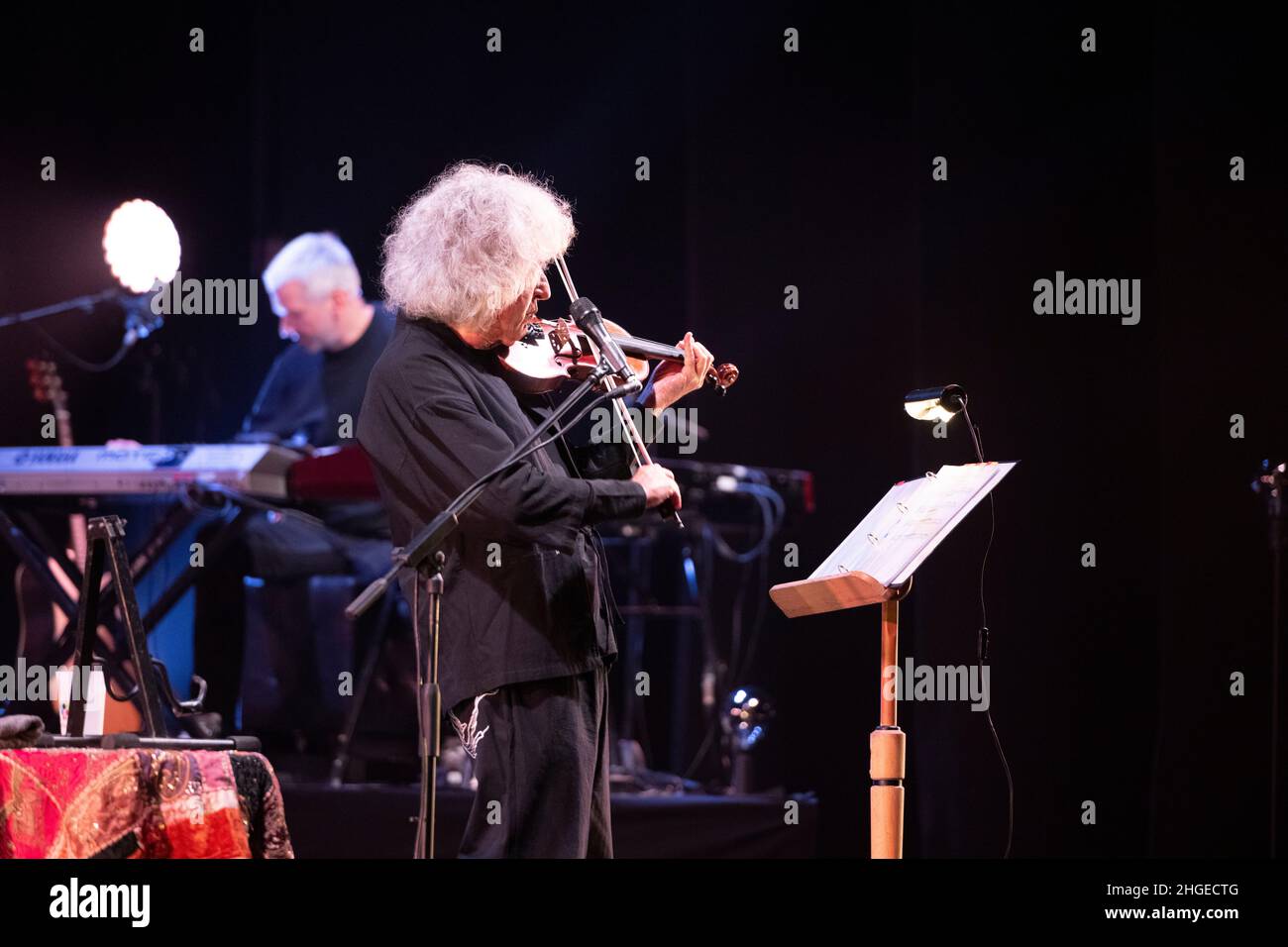 Il cantante e violonista italiano Angelo Branduardi in concerto “il cammino dell’anima tour” al Teatro Colosseo il 19 gennaio 2021 a Torino. Foto Stock