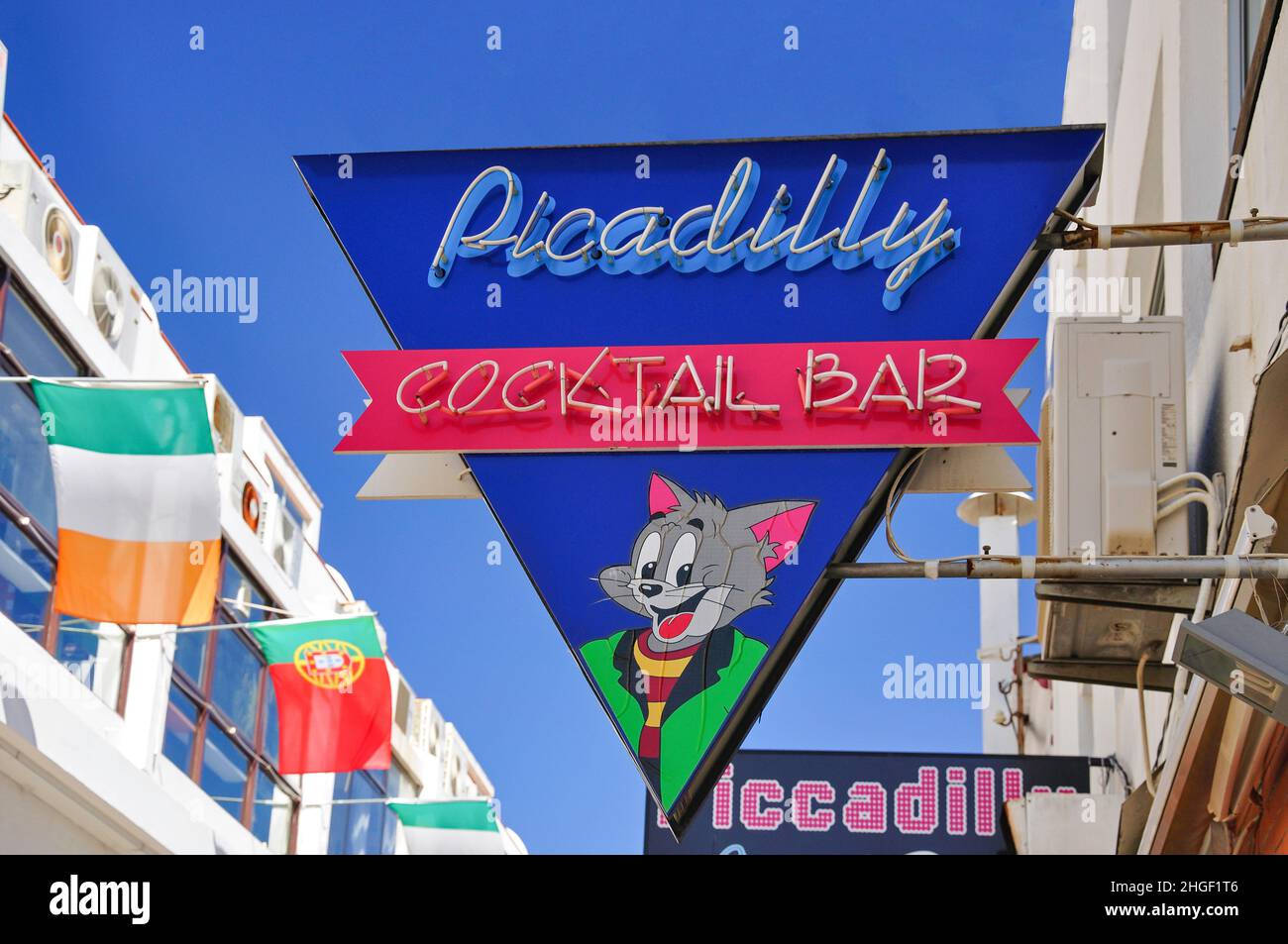 Piccadilly cocktail Bar al neon, Candido des Reis, Albufeira, comune di Albufeira, Regione Algarve, Portogallo Foto Stock