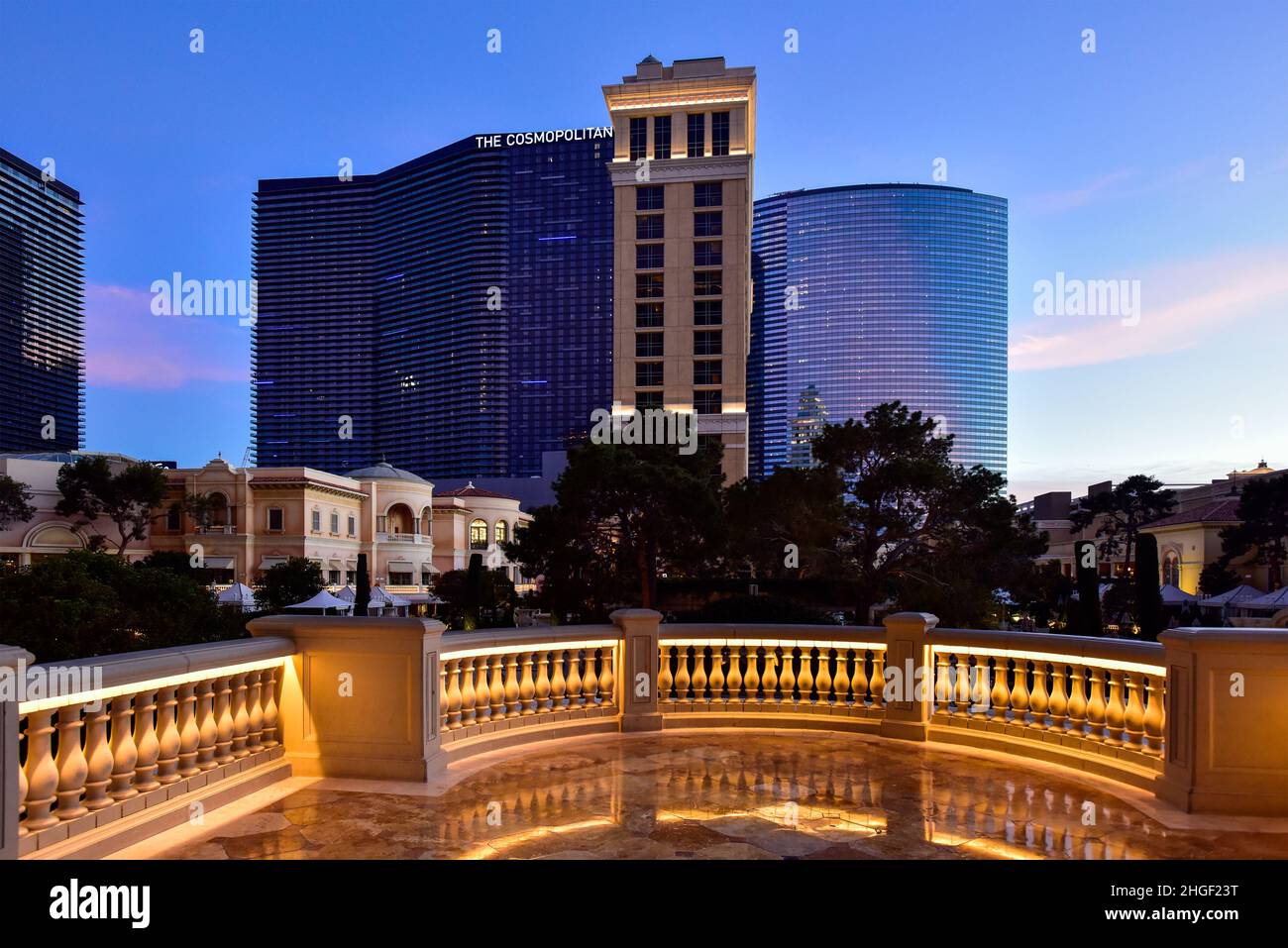 Il Cosmopolitan Resort Casino sulla Las Vegas Strip visto dalla terrazza Bellagio Foto Stock