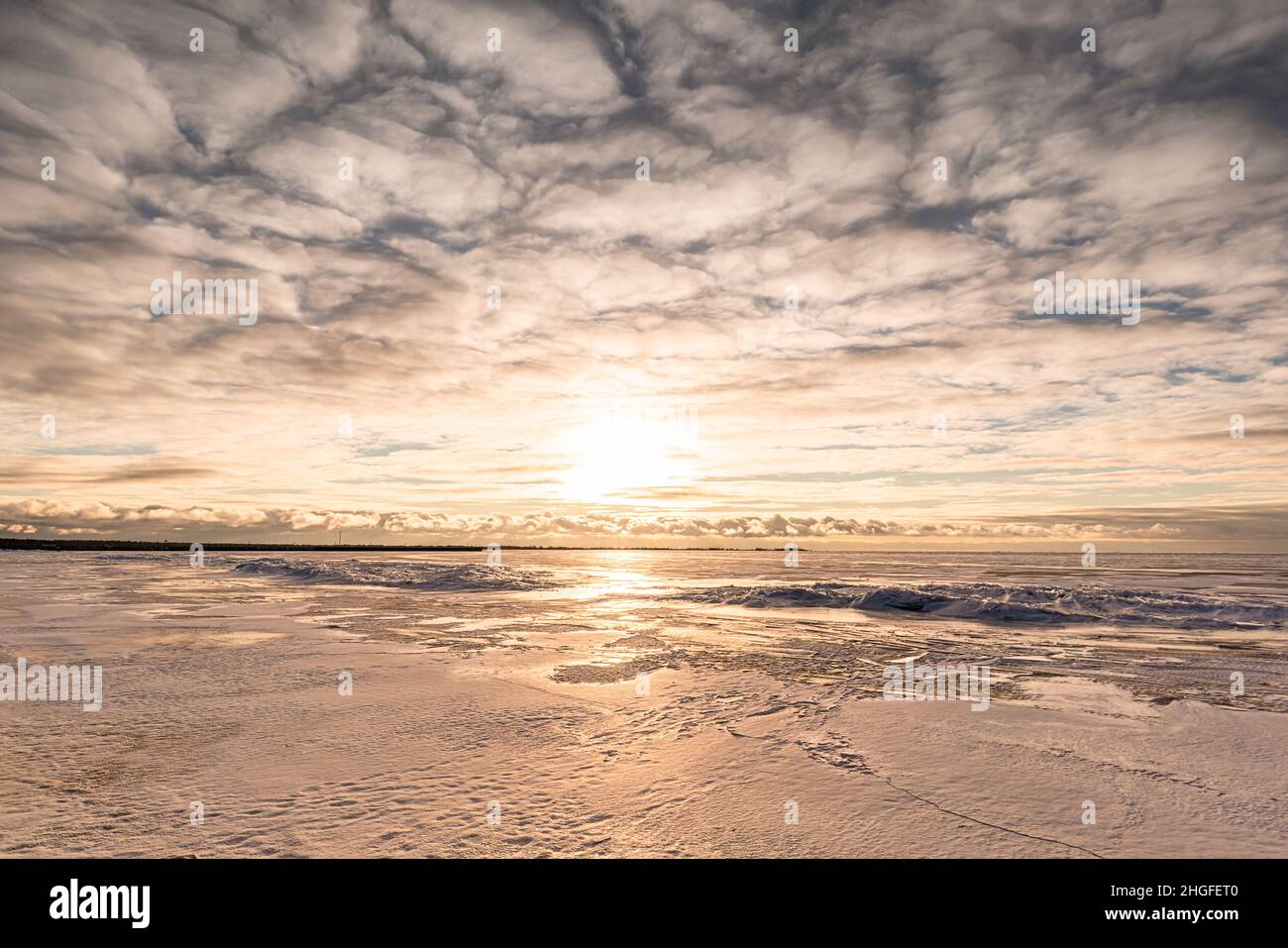 Alba sul ghiaccio sul lago Huron Foto Stock