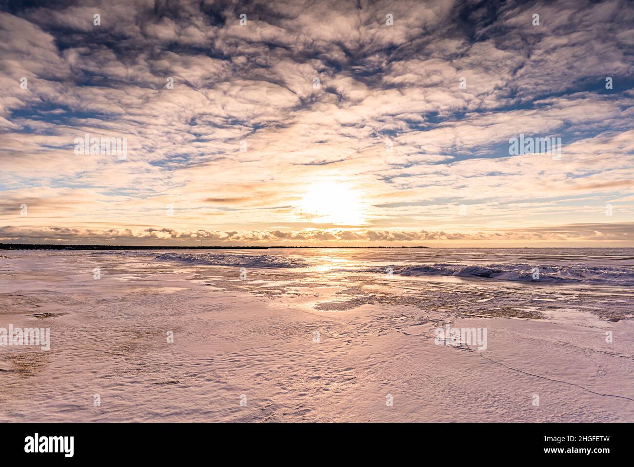 Alba sul lago Huron su ghiaccio galleggiante Foto Stock