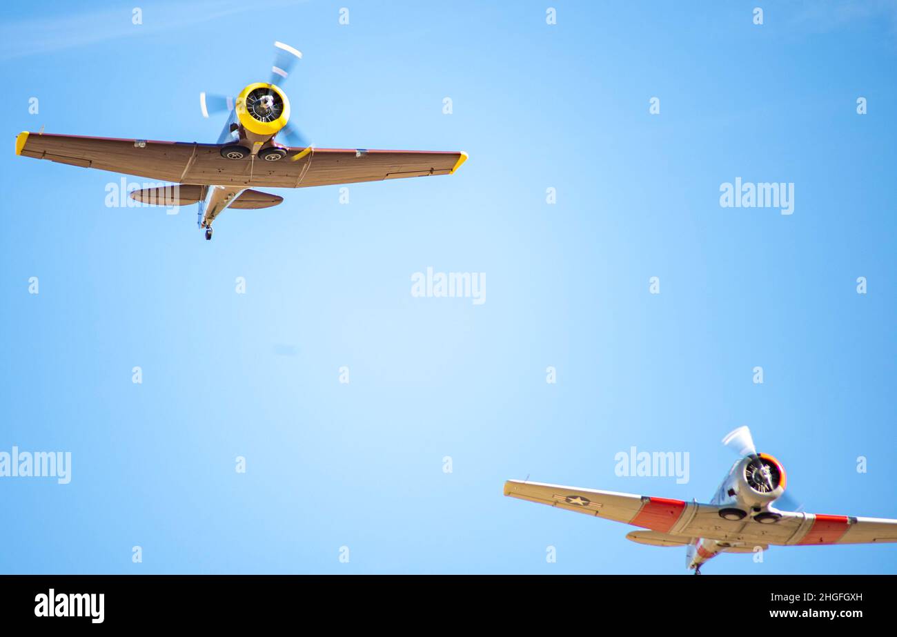 I leader della Guardia Nazionale dell'Idaho si uniscono al Governatore Brad Little, la Divisione Idaho dei servizi per i veterani, i veterani dell'Idaho orientale e i funzionari statali e governativi il 29 ottobre 2021 a Blackfoot per dedicare il più recente cimitero dei veterani dello stato dell'Idaho. Il cimitero è ora uno dei due cimiteri veterani dello stato e l'unico nell'Idaho orientale. Foto Stock