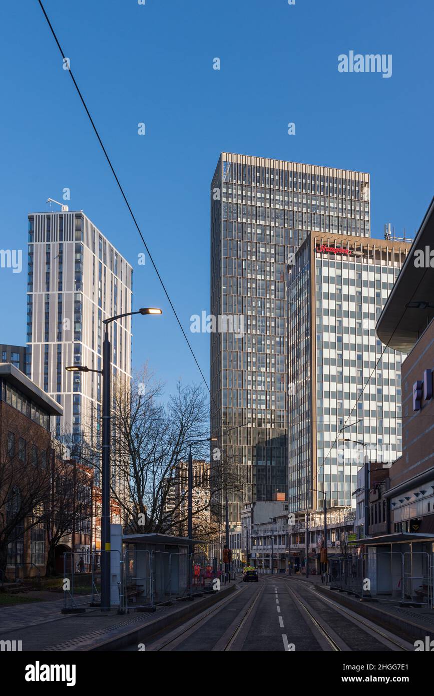 Vista sulla nuova linea della metropolitana di Birmingham o sulle linee del tram di Broad Street, Birmingham, Regno Unito Foto Stock