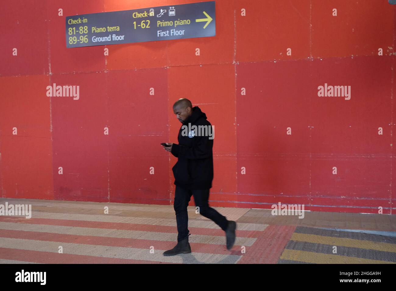 kanye West arriva all'aeroporto di Venezia Foto Stock