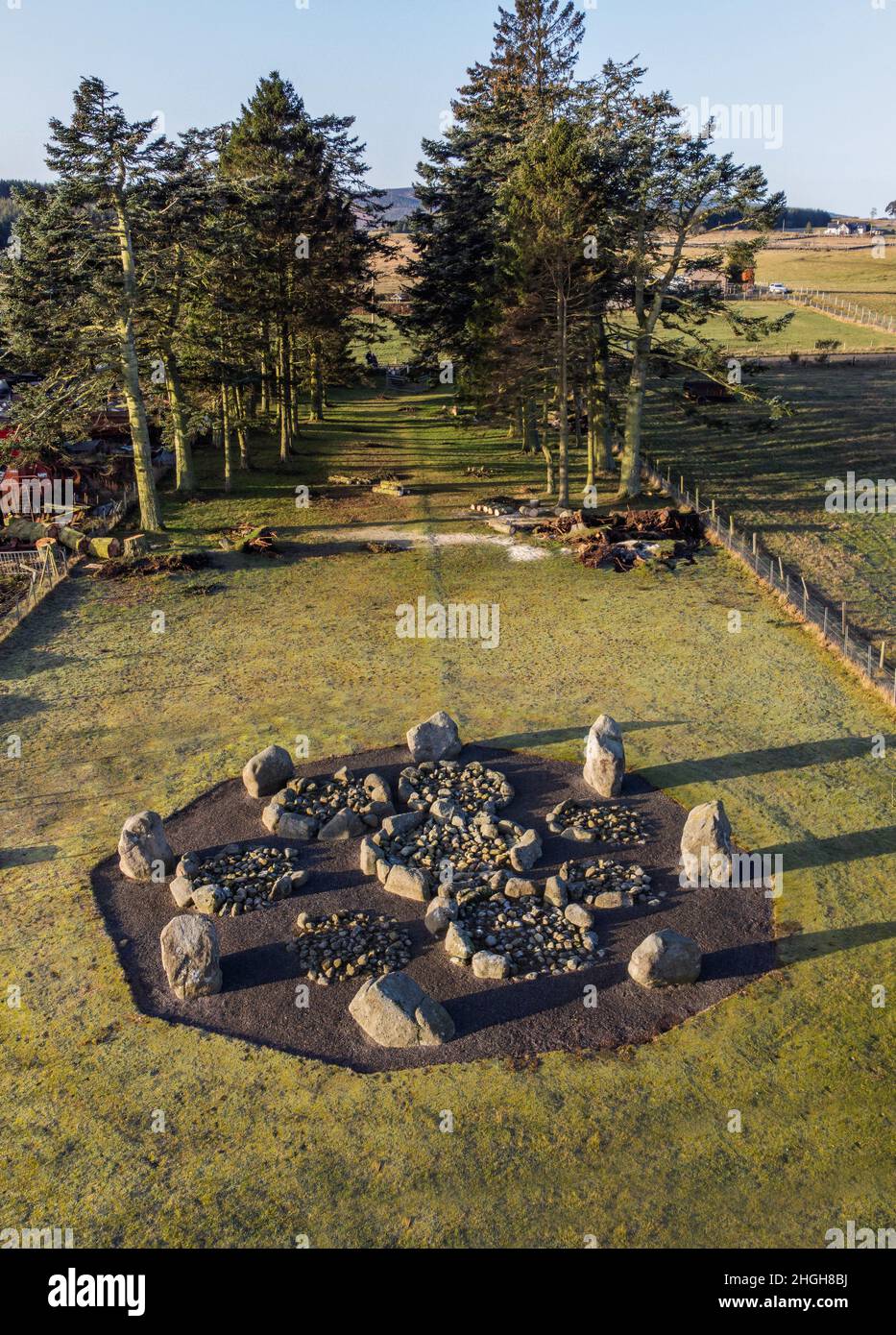 Vista aerea del Cullerlie Stone Circle, noto anche come Stones Standing di Echt, un monumento dell'età del bronzo a Echt, nell'Aberdeenshire, Scozia Foto Stock
