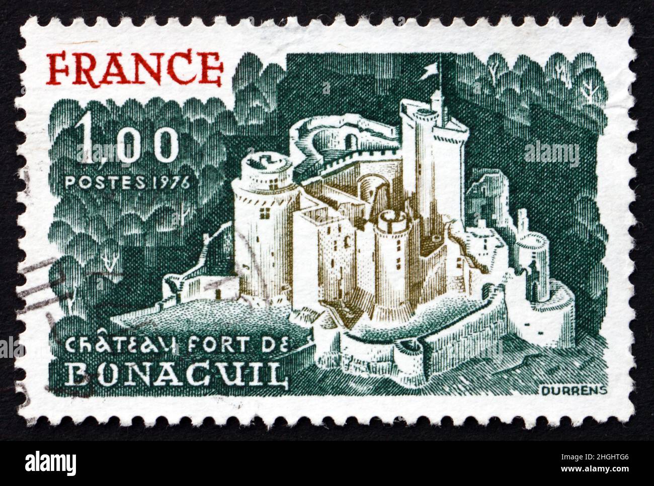 FRANCIA - CIRCA 1976: Un timbro stampato in Francia mostra Chateau Fort de Bonaguil, Saint-Front-sur-Lemance, circa 1976 Foto Stock