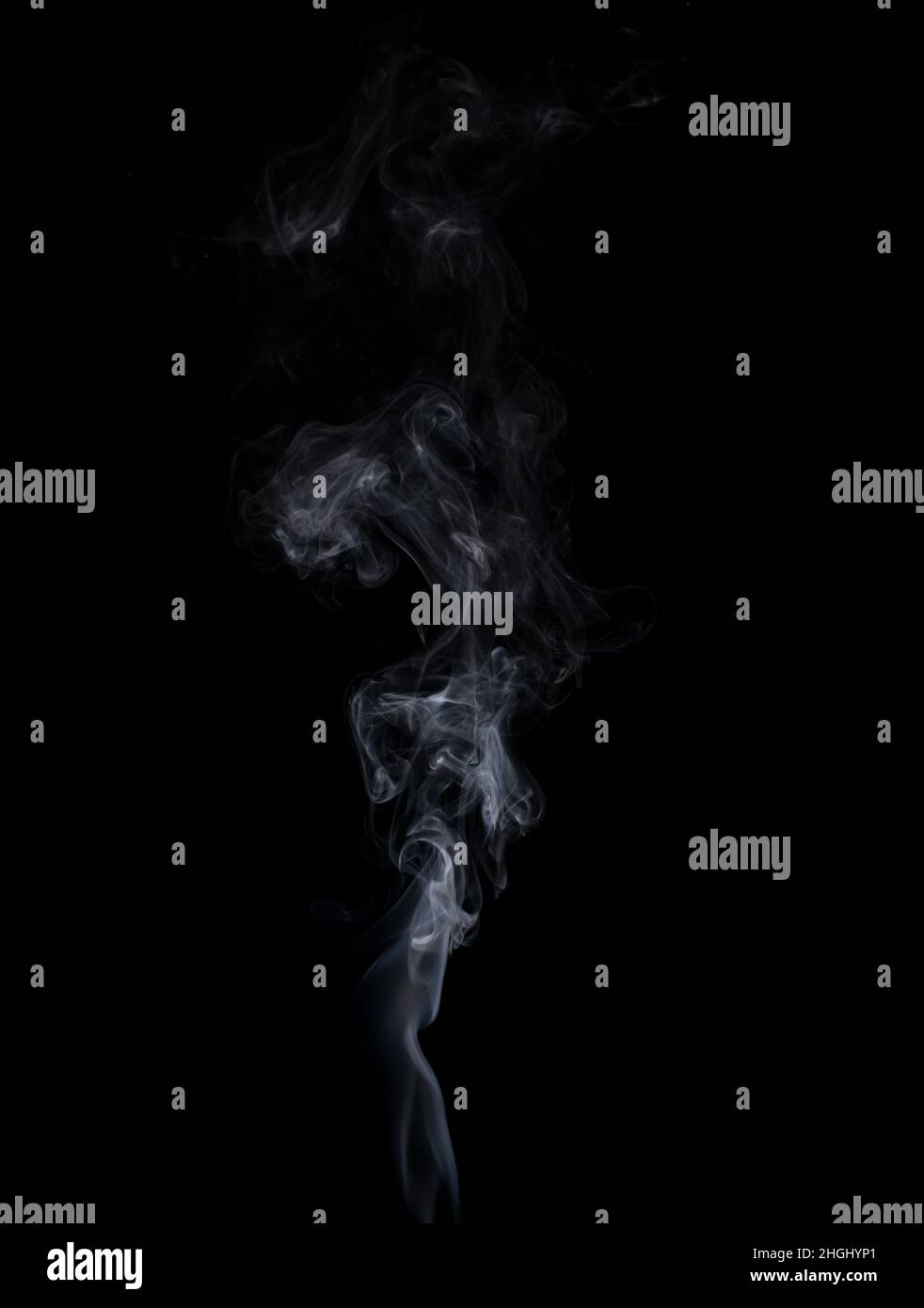 Fumo bianco su sfondo nero. Fumo bianco astratto . Foto Stock
