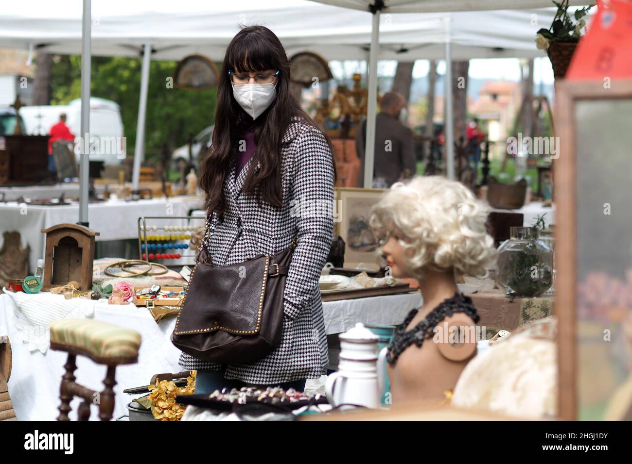 Italia, Toscana regione, Arezzo, 2 maggio 2021 : Fiera dell'Antiquariato di Arezzo, edizione maggio 2021, il mercato dell'antiquariato che si svolge il primo fine settimana di e Foto Stock