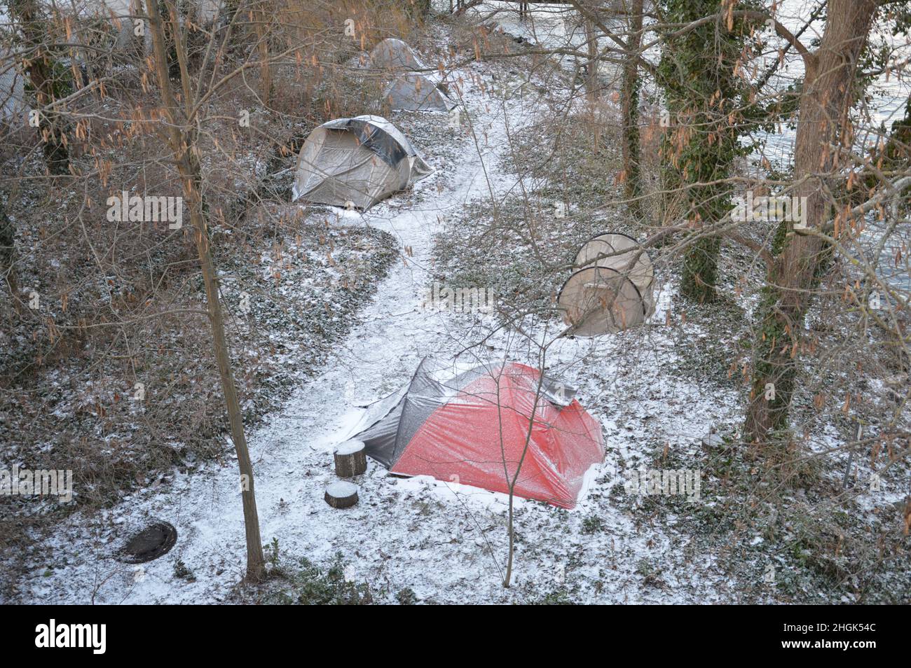 Tende senza tetto in inverno a Wannsee, Berlino, Germania - 20 gennaio 2022. Foto Stock