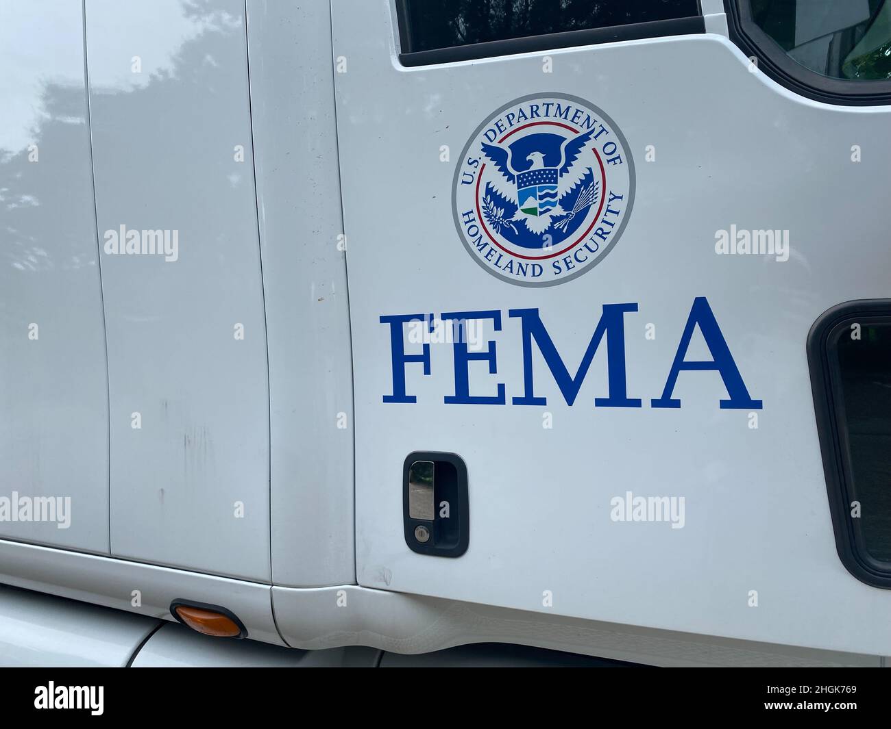 Lafayette, LA – Urban Search and Rescue ha iniziato la pre-staging per le operazioni dopo che l'uragano Ida ha fatto la caduta. Foto Stock