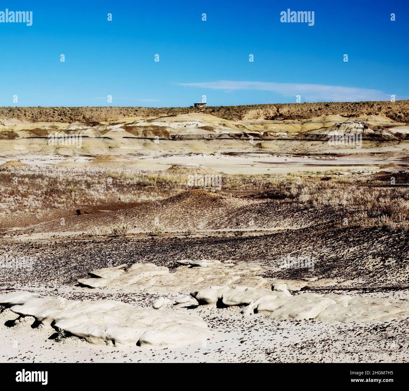 Formazioni rocciose e paesaggio arido della natura selvaggia dei Basti-de-na-zin Foto Stock