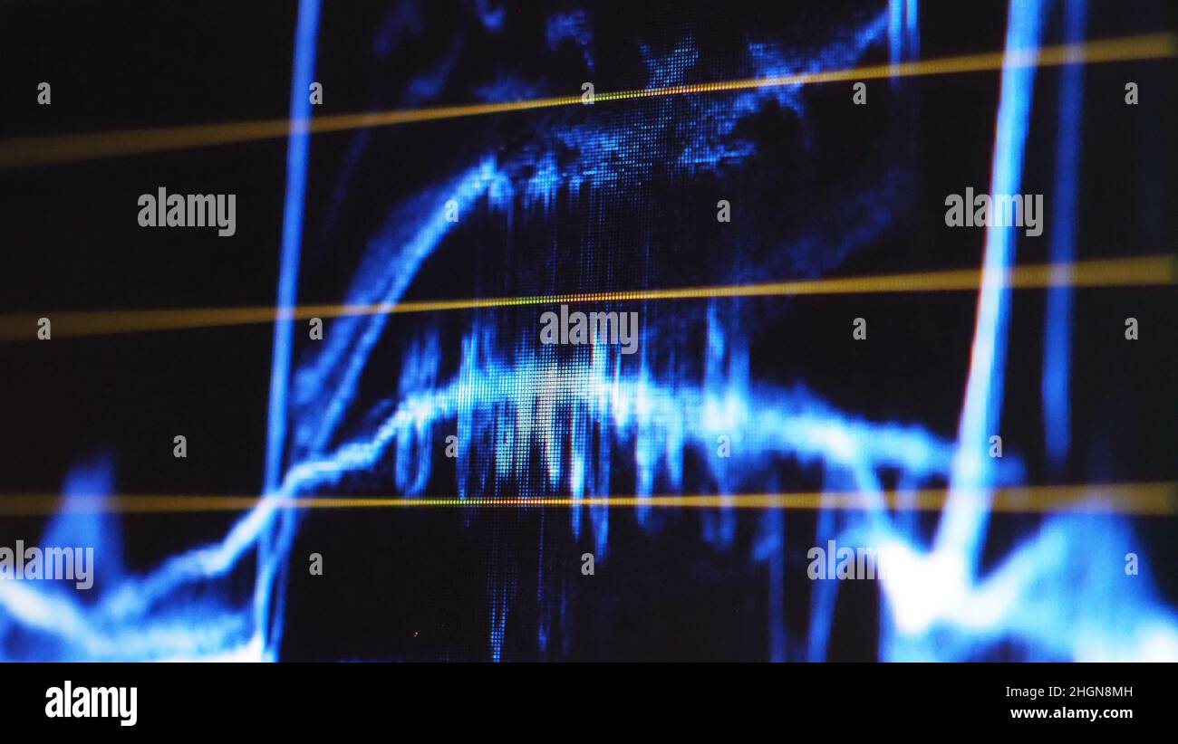 Grafico di classificazione del colore o indicatore di correzione del colore RGB sul monitor durante il processo di post-produzione. Fase di telecine nell'elaborazione della produzione di video o film. f Foto Stock