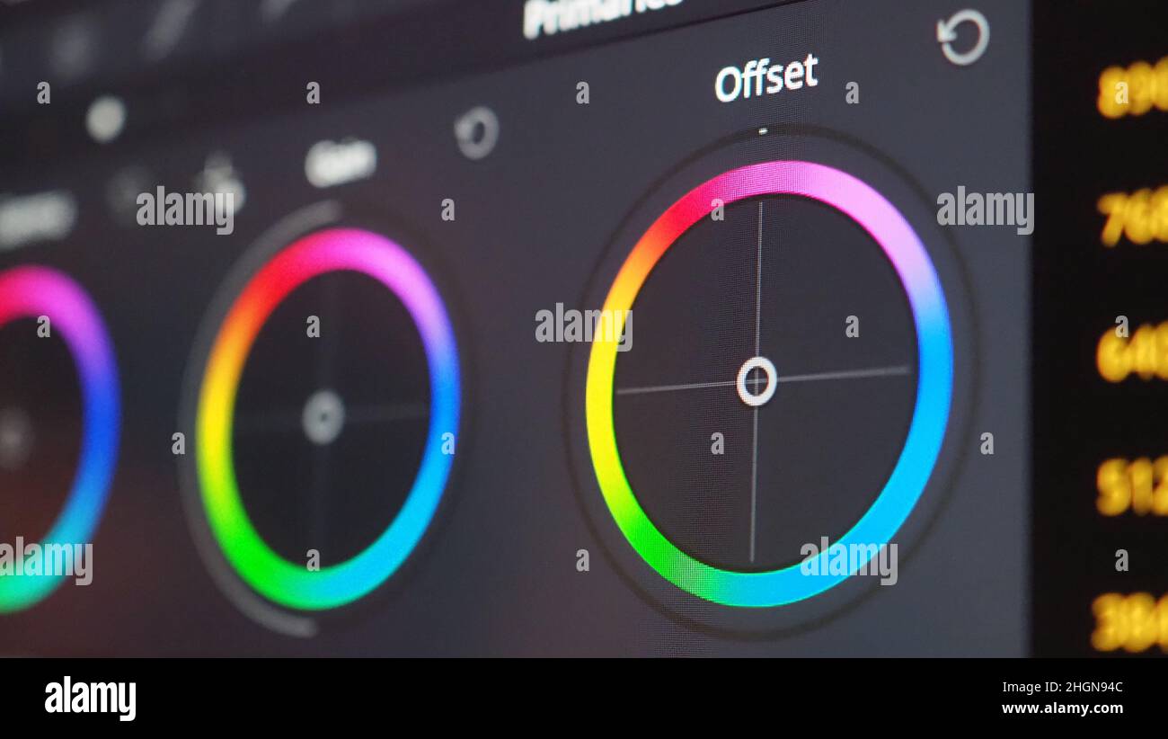 Grafico di classificazione del colore o indicatore di correzione del colore RGB sul monitor durante il processo di post-produzione. Fase di telecine nell'elaborazione della produzione di video o film. f Foto Stock