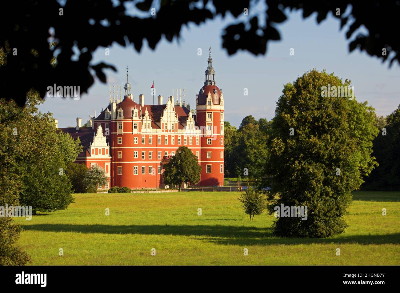 Germania, Sassonia - Bad Muskau - bellissimo castello di Muskau e parco di Muskau Patrimonio dell'Umanità dell'UNESCO Foto Stock