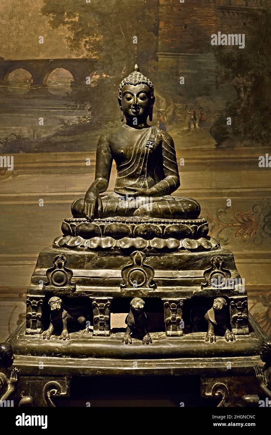 Buddha Shakyamuni - su un trono di leone Thailandia , LAN - na stile 16th secolo d.C. Thailandia, Thai, Foto Stock