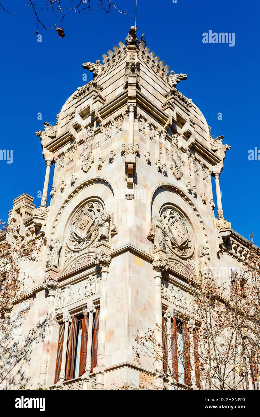 Facciata della Corte superiore di giustizia della Catalogna (Tribunal Superior de Justicia de Cataluña) a Barcellona, Catalogna, Spagna Foto Stock