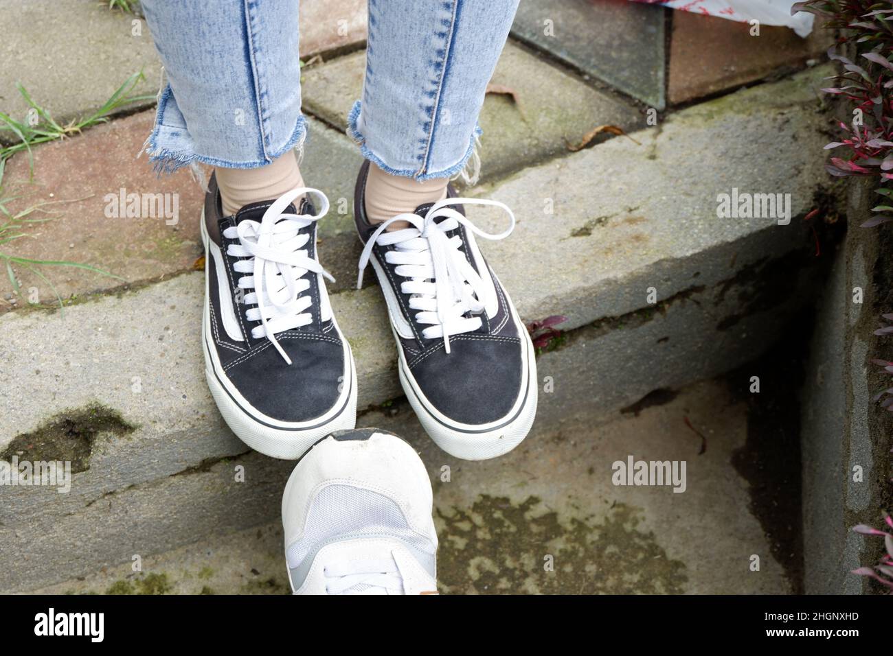 primo piano di un paio di scarpe Foto Stock