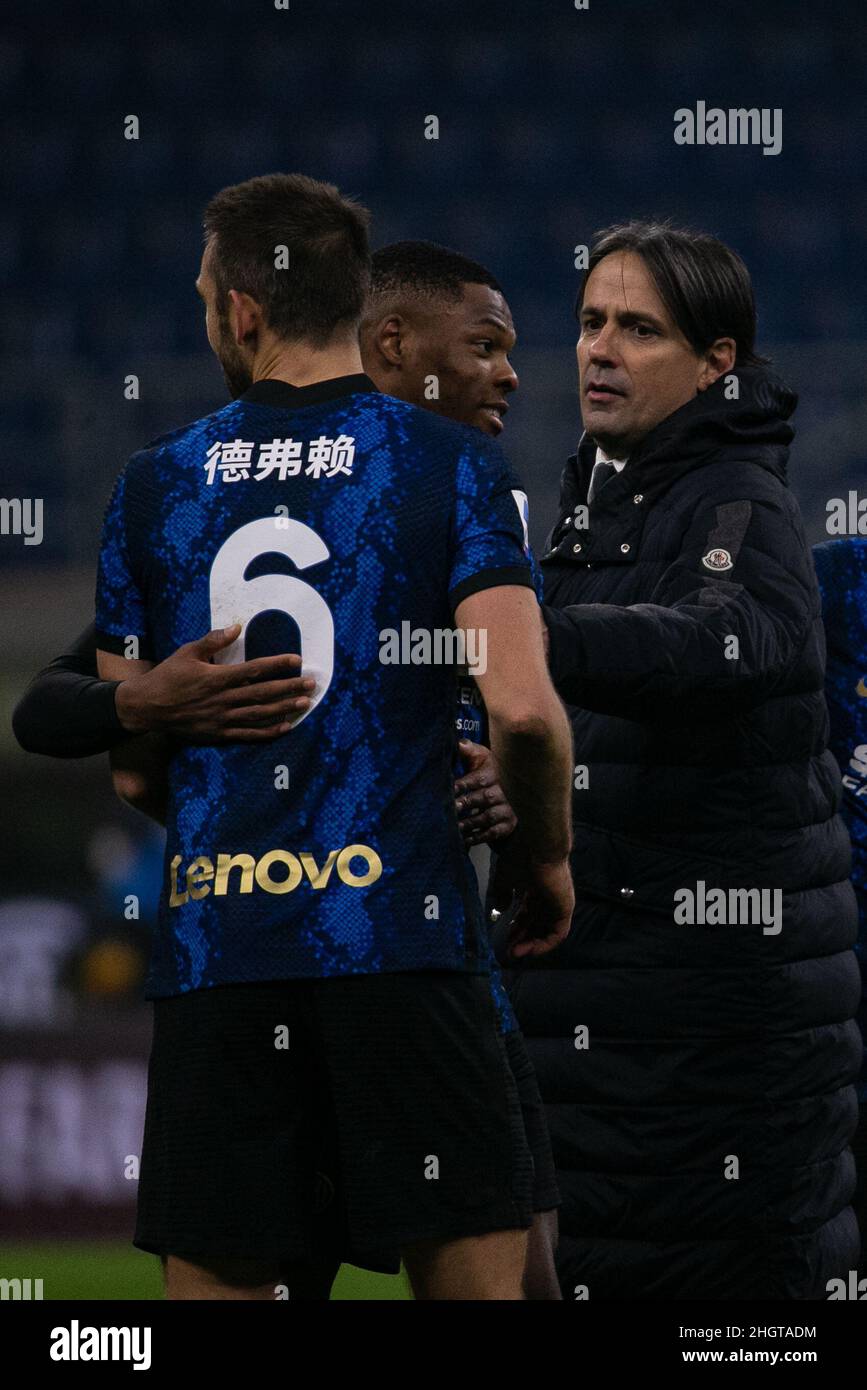 Milano, Italia - gennaio 22 2022 - Inter-Venezia serie A - simone inzaghi trainer f.c. internazionale Foto Stock