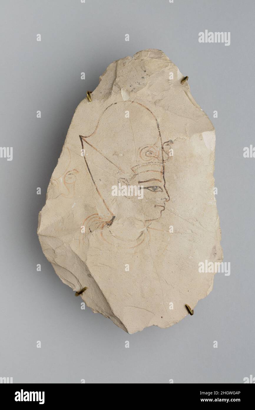 Stracon raffigurante la testa di un re ca. 1295–1070 a.C. nuovo regno, Ramesside. Stracon raffigurante la testa di un re. Ca. 1295–1070 A.C. Calcare, inchiostro. Nuovo Regno, Ramesside. Dall'Egitto, dall'Alto Egitto, da Tebe; probabilmente da Deir el-Medina. Dynasty 19–20 Foto Stock