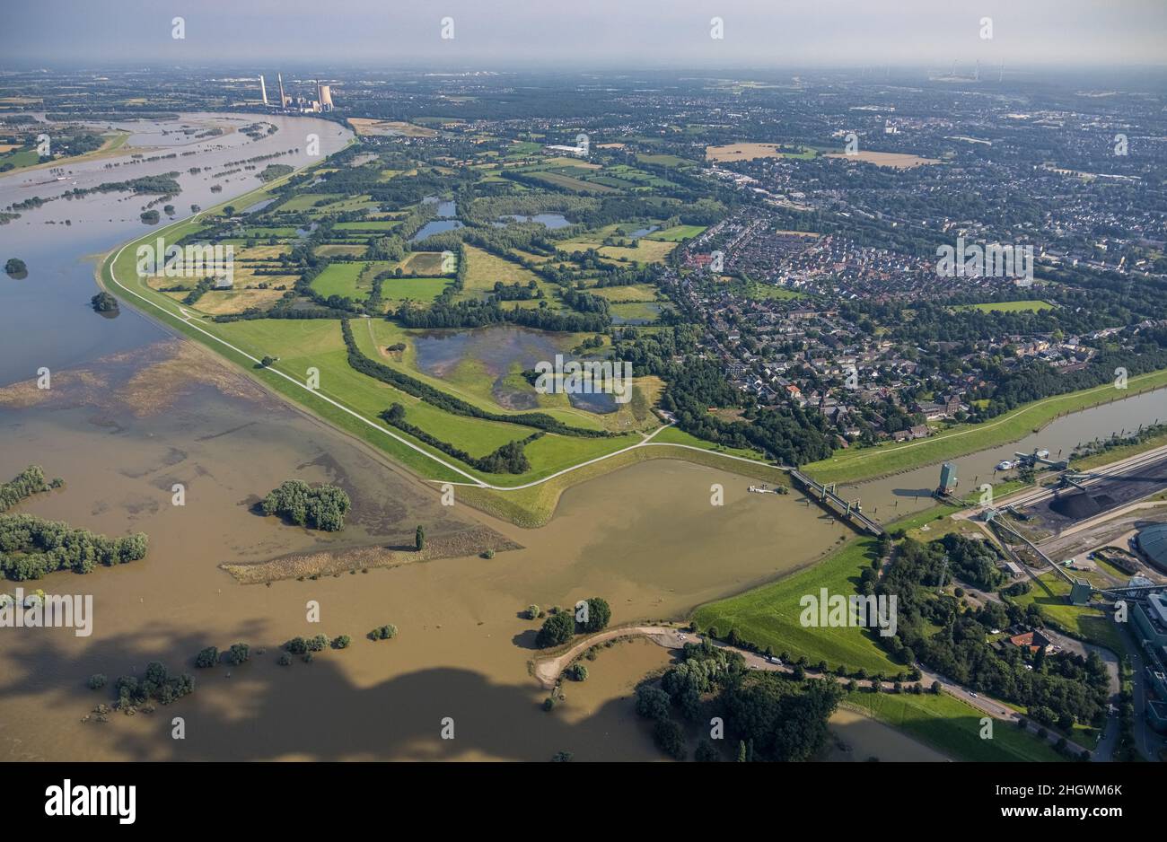 Vista aerea, alluvione del fiume Reno, Nordhafen Walsum, Rheinaue e Alt-Walsum in vista della centrale elettrica STEAG Voerde, Baerl, Duisburg, Ruhr, North RHI Foto Stock