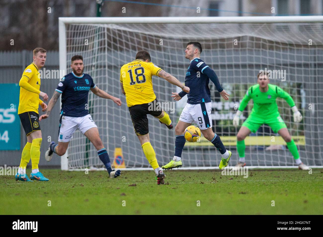 22nd Gennaio 2022: C&amp;G Systems Stadium, Dumbarton, Scozia; Scottish Cup Football, Dumbarton Versus Dundee: Danny Mullen di Dundee blocca un colpo da Paul Paton di Dumbarton Foto Stock