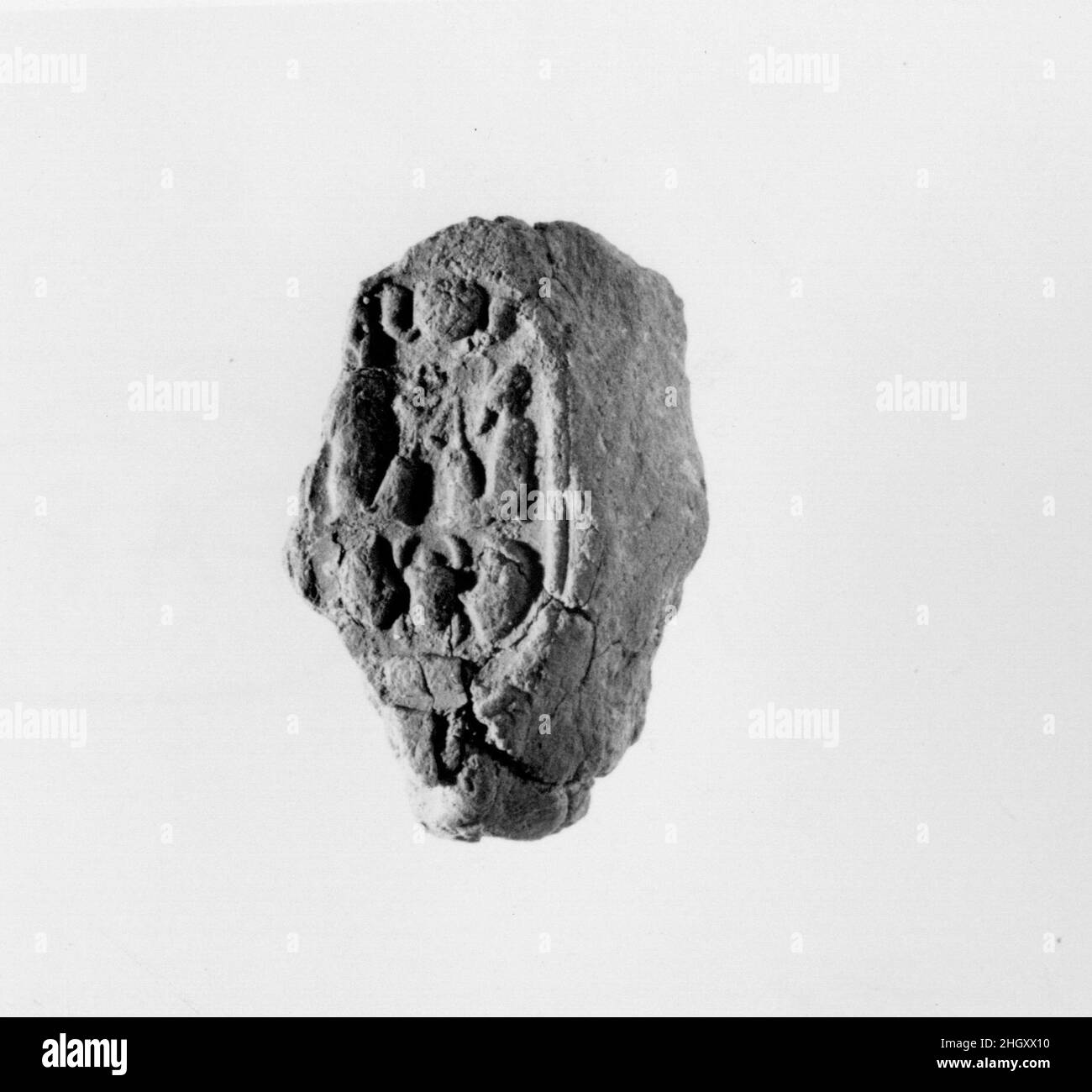 Sigillo del documento con il nome del trono di Amenhotep III ca. 1390–1353 a.C. nuovo Regno. Sigillo del documento con il nome del trono di Amenhotep III ca. 1390–1353 A.C. Fango. Nuovo Regno. Dall'Egitto, dall'Egitto superiore, da Tebe, da Malqata, da Ville Occidentali, West Villa B, scavi MMA, 1910–12. Dynasty 18 Foto Stock