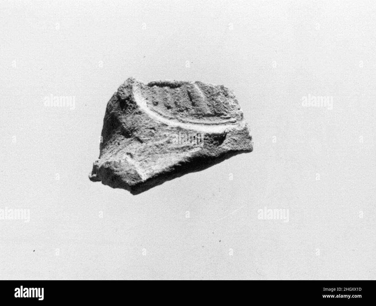 Sigillo del documento con il nome del trono di Amenhotep III ca. 1390–1353 a.C. nuovo Regno. Sigillo del documento con il nome del trono di Amenhotep III ca. 1390–1353 A.C. Fango. Nuovo Regno. Dall'Egitto, dall'Egitto superiore, da Tebe, da Malqata, da Ville Occidentali, West Villa B, scavi MMA, 1910–12. Dynasty 18 Foto Stock