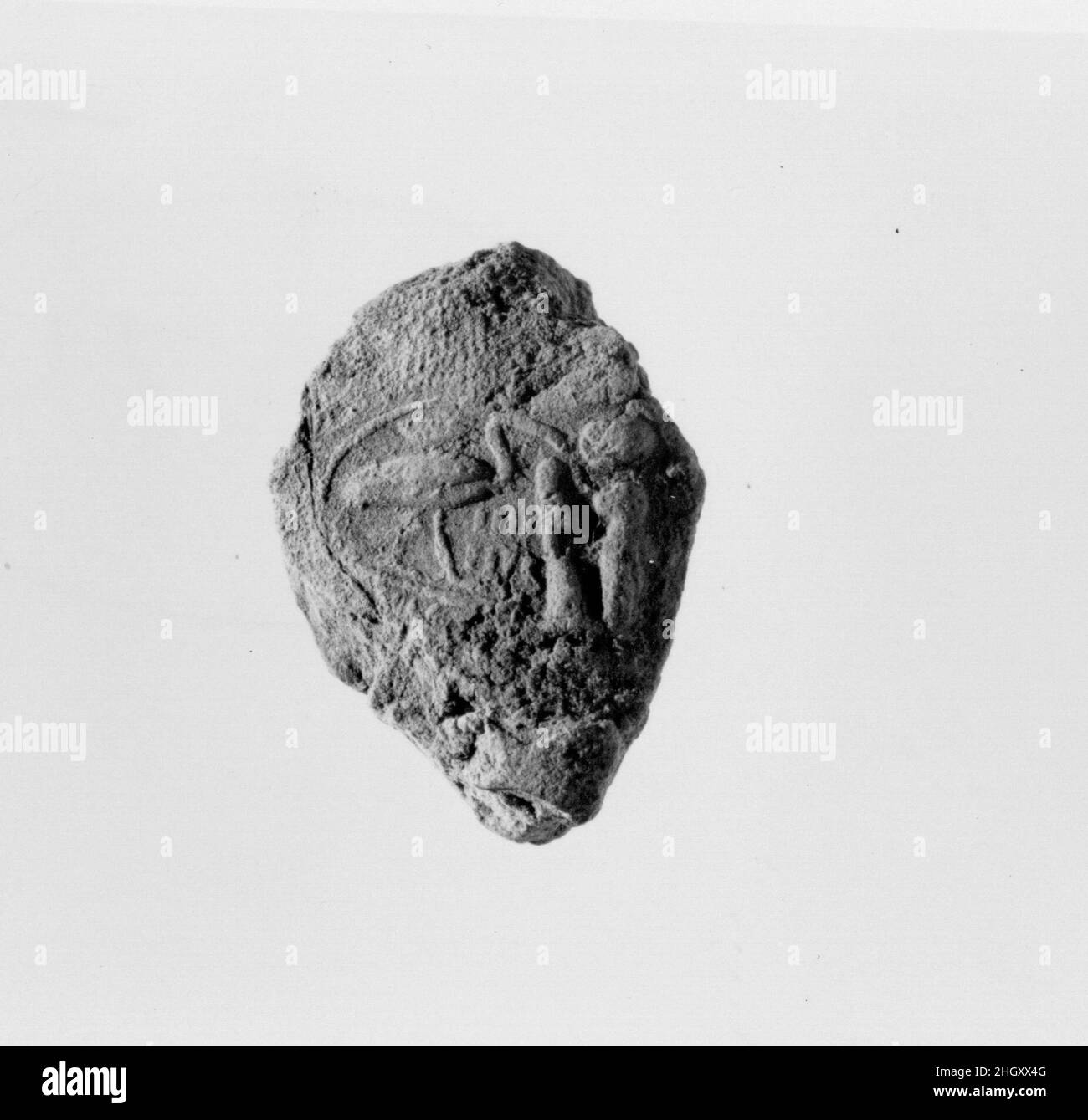 Sigillo del documento con il nome del trono di Amenhotep III ca. 1390–1353 a.C. nuovo Regno. Sigillo del documento con il nome del trono di Amenhotep III ca. 1390–1353 A.C. Fango. Nuovo Regno. Dall'Egitto, dall'Egitto superiore, da Tebe, da Malqata, da Ville Occidentali, West Villa B, scavi MMA, 1910–12. Dynasty 18 Foto Stock