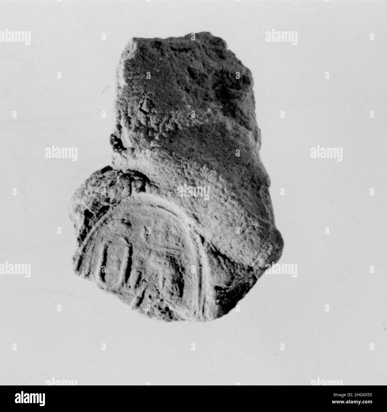 Sigillo del documento con il nome del trono di Amenhotep III ca. 1390–1353 a.C. nuovo Regno. Sigillo del documento con il nome del trono di Amenhotep III ca. 1390–1353 A.C. Fango. Nuovo Regno. Dall'Egitto, dall'Egitto superiore, da Tebe, da Malqata, da Ville Occidentali, West Villa B, scavi MMA, 1910–12. Dynasty 18 Foto Stock