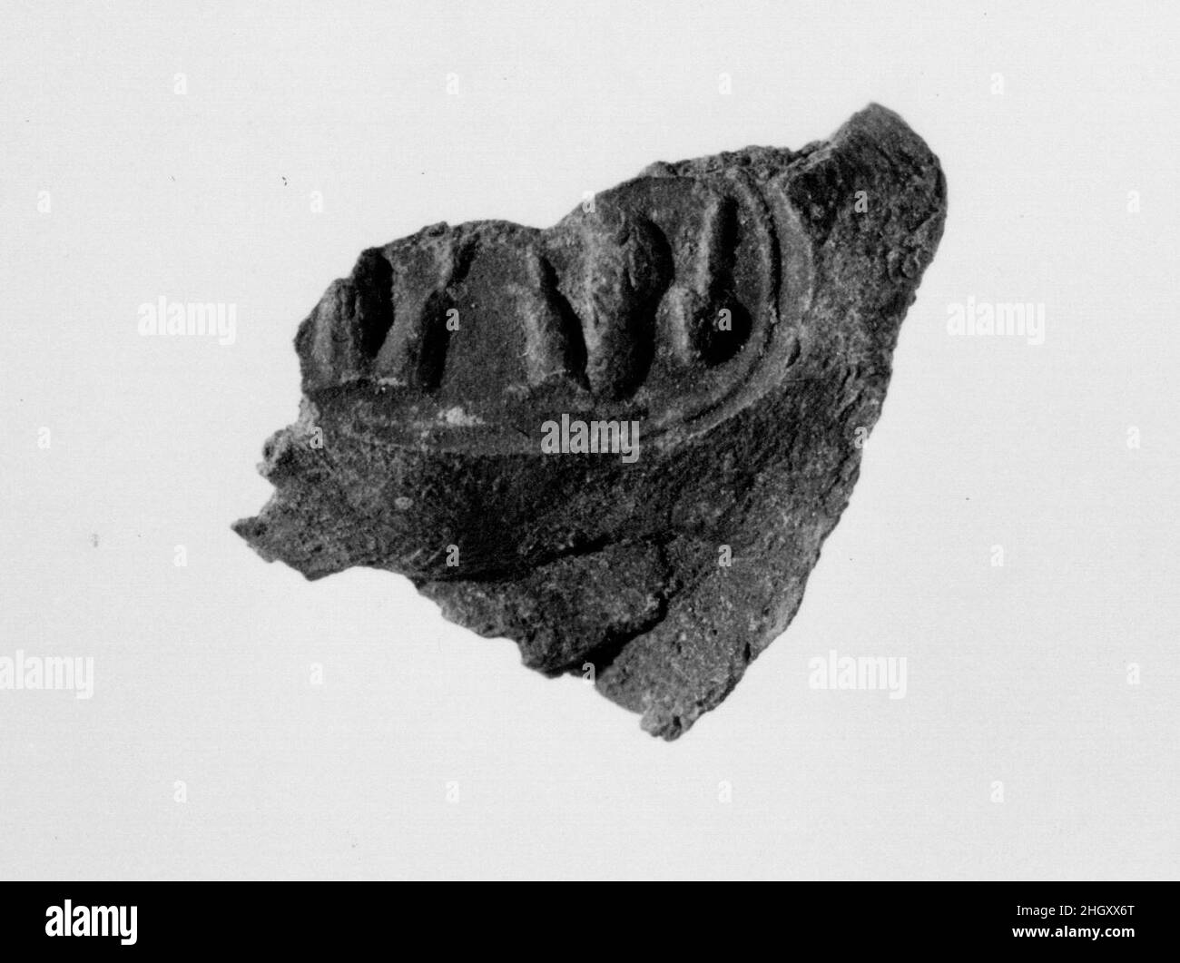 Sigillo del documento con il nome del trono di Amenhotep III ca. 1390–1353 a.C. nuovo Regno. Sigillo del documento con il nome del trono di Amenhotep III ca. 1390–1353 A.C. Fango. Nuovo Regno. Dall'Egitto, dall'Egitto superiore, da Tebe, da Malqata, da Ville Occidentali, West Villa B, scavi MMA, 1910–12. Dynasty 18 Foto Stock