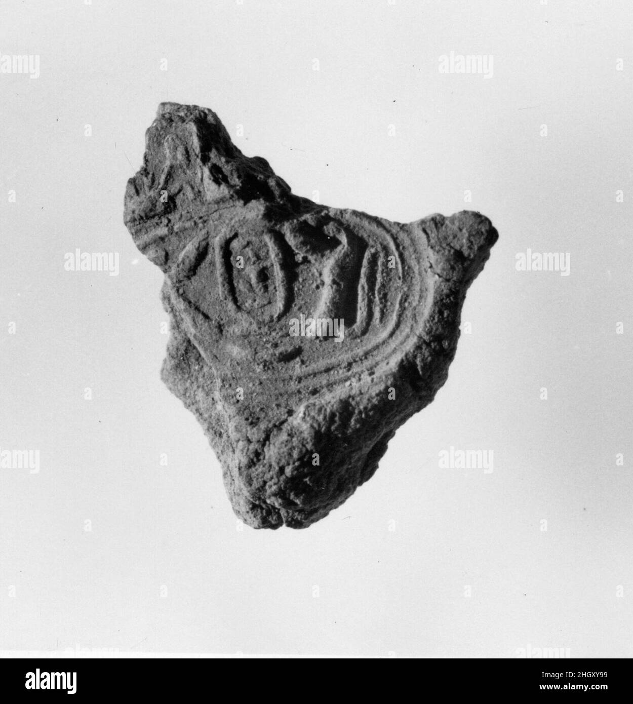 Sigillatura di documenti con più impressioni di tenuta ca. 1390–1353 a.C. nuovo Regno. Sigillatura di documenti con più impressioni di tenuta. CA. 1390–1353 A.C. Fango. Nuovo Regno. Dall'Egitto, dall'Alto Egitto, da Tebe, da Malqata, dagli scavi di MMA, 1910–12; presumibilmente da West Villas, West Villa B. Dynasty 18 Foto Stock