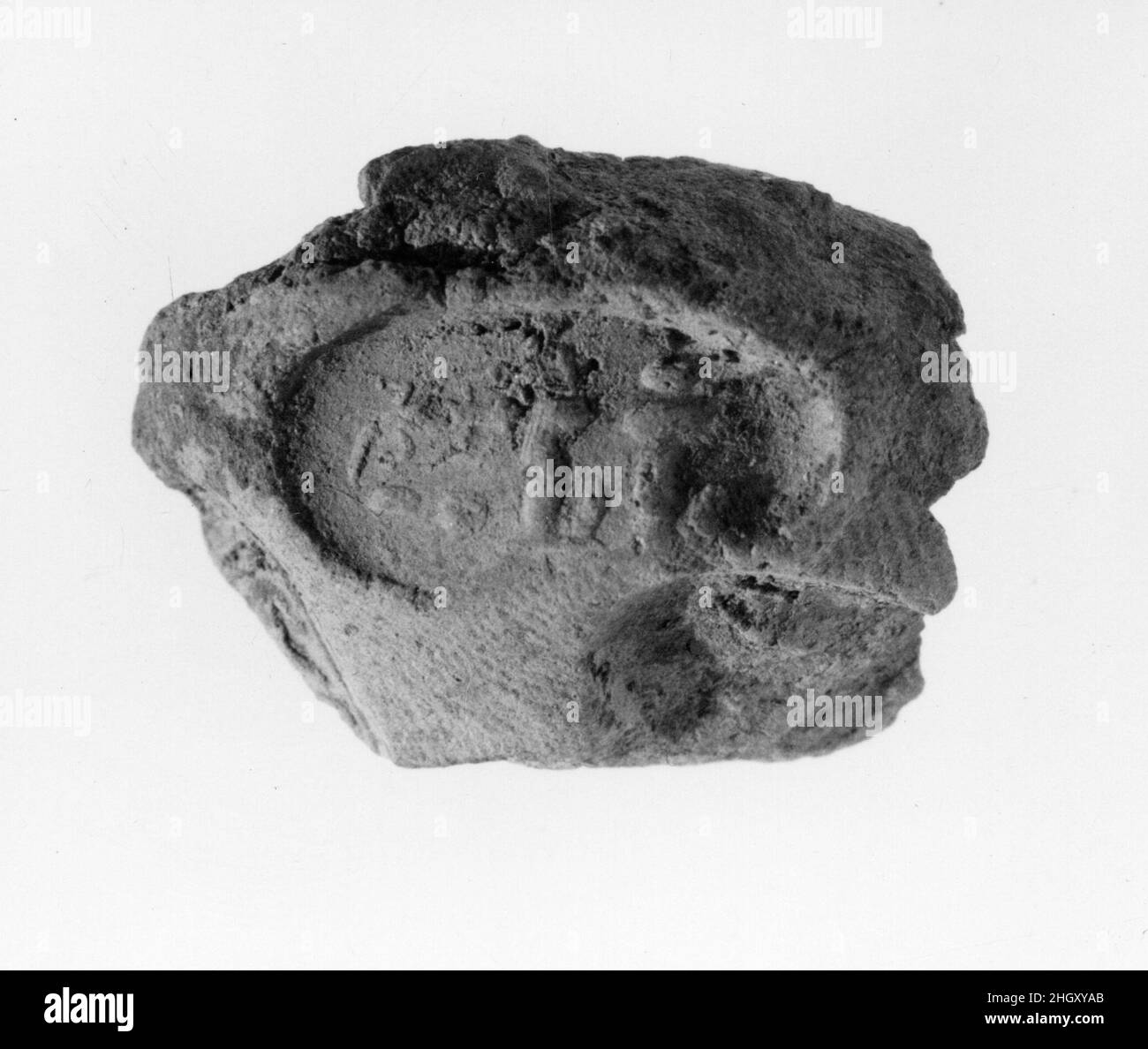 Sigillatura di documenti con più impressioni di tenuta ca. 1390–1353 a.C. nuovo Regno. Sigillatura di documenti con più impressioni di tenuta. CA. 1390–1353 A.C. Fango. Nuovo Regno. Dall'Egitto, dall'Alto Egitto, da Tebe, da Malqata, dagli scavi di MMA, 1910–12; presumibilmente da West Villas, West Villa B. Dynasty 18 Foto Stock