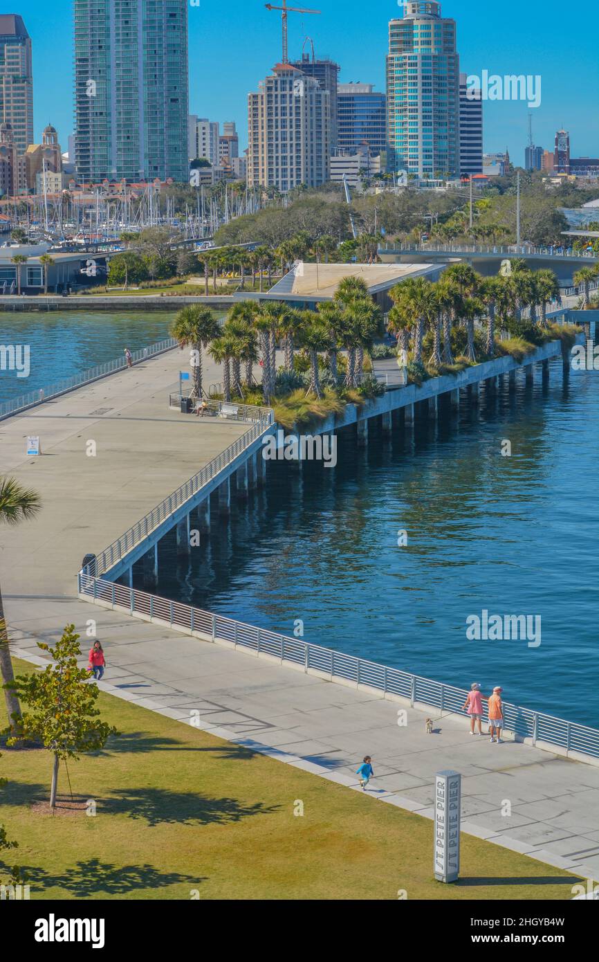 Il nuovo molo di St. Pete sulla baia di Tampa a St. Petersburg, Florida Foto Stock