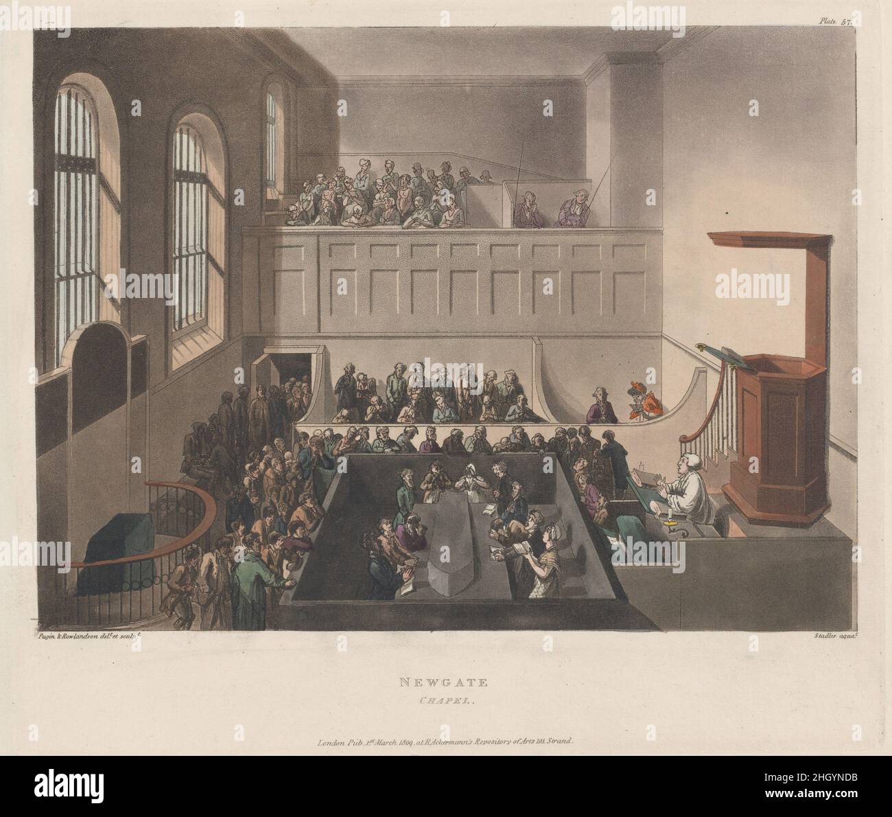 Newgate Chapel 1809 progettato e inciso da Thomas Rowlandson che opera sotto la giurisdizione della città di Londra, Newgate Prison si trova accanto al tribunale Old Bailey, appena fuori le mura della città. Progettata da George Dance, la prigione di divieto è stata aperta nel 1778 e demolita nel 1902. Oltre ai debitori di alloggi, è servito come penna di presa per coloro che attendono il processo, e per i prigionieri condannati. Questa visione della cappella del carcere riporta come, la domenica prima di un appeso, i prigionieri condannati si sarebbero seduti intorno a una bara per ascoltare il loro ultimo sermone. Non avevano bisogno del personale, Foto Stock