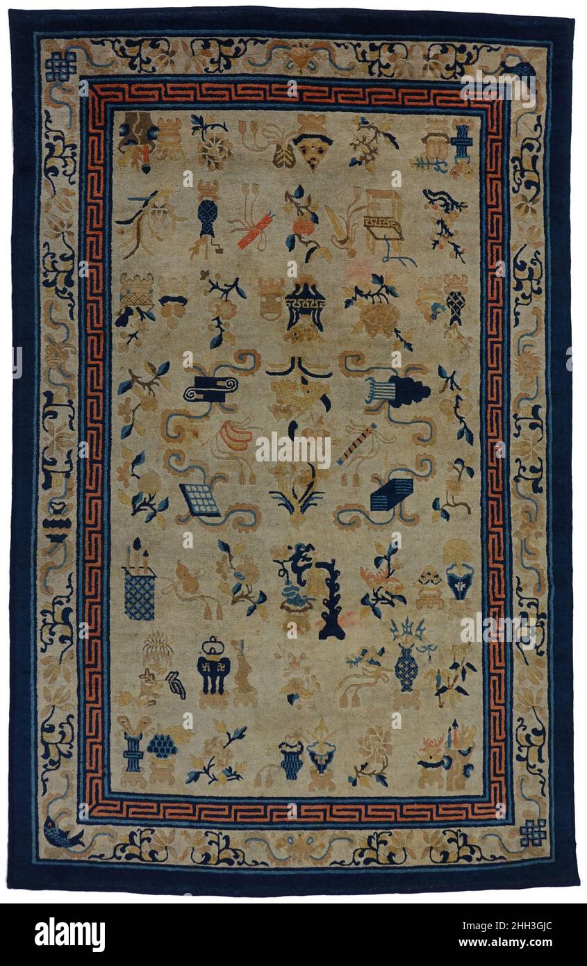 Tappeto con il 'cento Antiquariato' 19th secolo Cina. Coperta con i 'cento Antiques'. Cina. 19th secolo. Fiocco di lana senna su una fondazione di cotone. Dinastia Qing (1644-1911). Tappeti-tessili Foto Stock