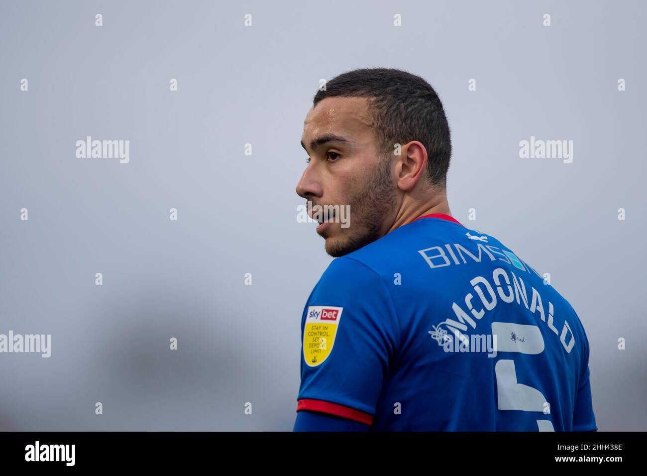 Rod McDonald di Carlisle United durante la partita Sky Bet League due alla New Lawn completamente carica, Nailsworth. Data foto: Sabato 22 gennaio 2022. Foto Stock