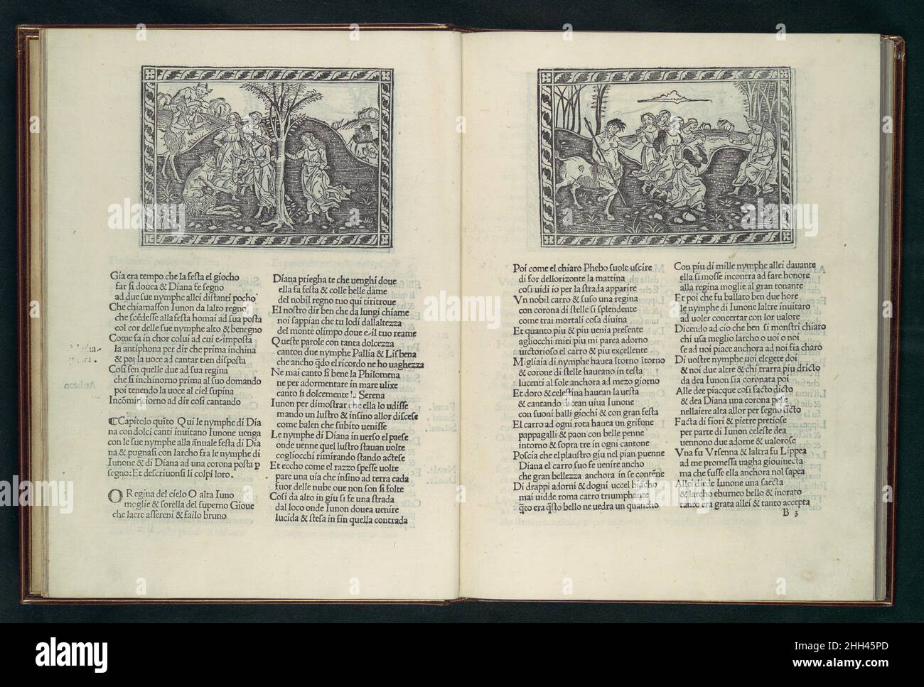 Quatriregio (quattro regni) 26 luglio 1508 scritto da Federico Frezzi italiano come l'Hypnerotomachia Poliphili, che questo romanzo assomiglia nella sua lunghezza e nella misura delle sue illustrazioni, il Quatriregio contiene riferimenti al mondo della mitologia pagana. Nel primo dei quattro reami attraversati dal narratore, il regno di Cupido o amore, incontriamo Diana, Venere, Giuno, Vulcan alla sua fucina, e Nettuno che guida una processione marina.nelle pagine viste qui, il narratore osserva come le divinità sylvan, satiri, centauri e dryads Unisciti alle ninfe di Diana per celebrare la festa della dea. T Foto Stock