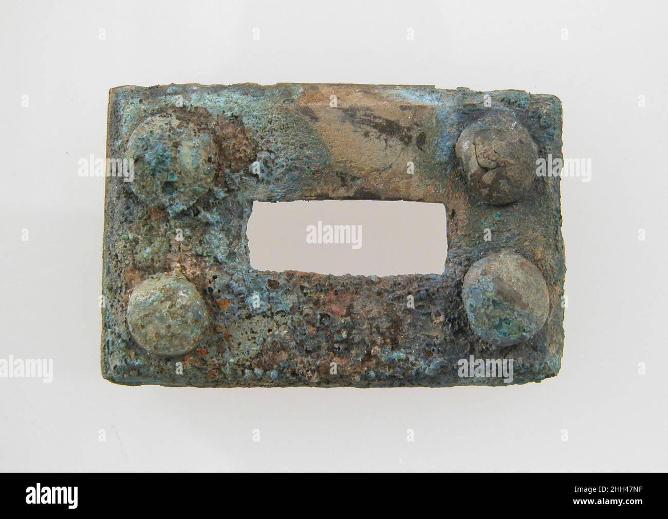 Placca rettangolare metà del 6th secolo franco. Placca rettangolare 465462 Frankish, placca rettangolare, metà del 6th secolo, lega di rame, totale: 1 3/16 x 13/16 x 1/4 pollici (3 x 2 x 0,6 cm). Il Metropolitan Museum of Art, New York. Dono di J. Pierpont Morgan, 1917 (17.193.150) Foto Stock