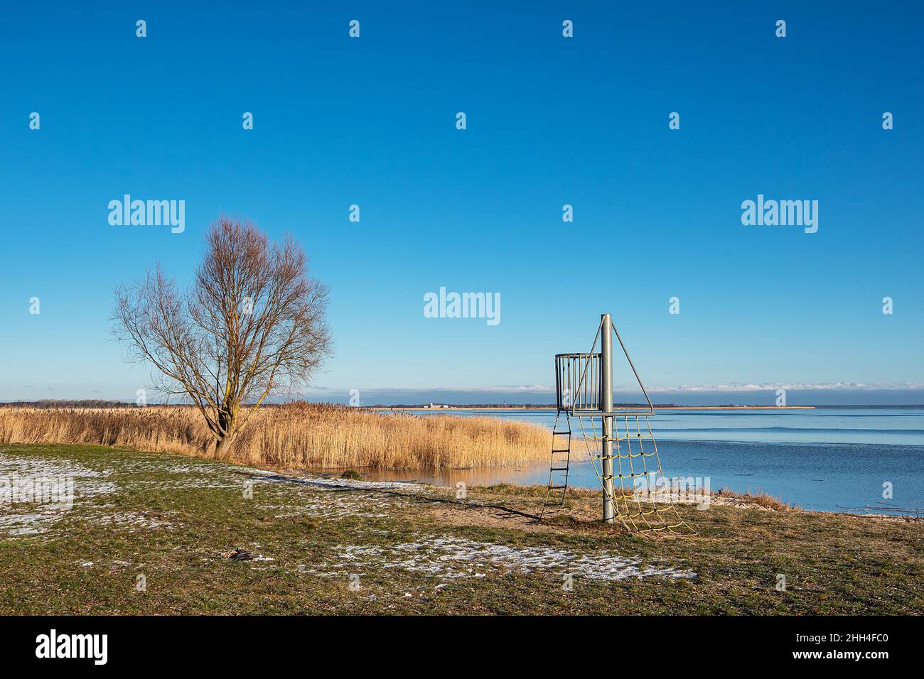 Parco giochi sulla costa Bodden a Dierhagen, Germania. Foto Stock