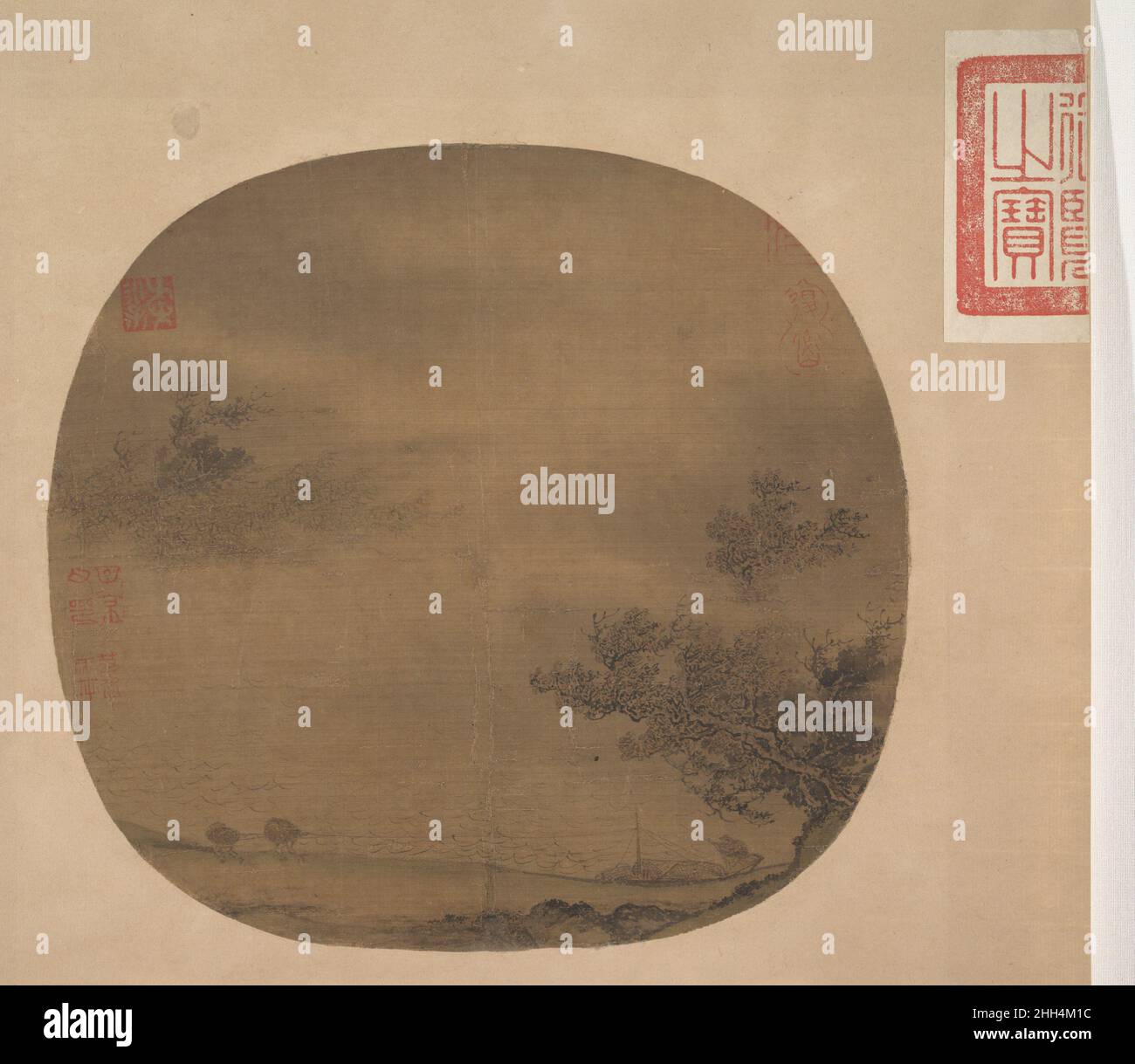 Traino di una barca in una tempesta di pioggia fine 12th secolo artista non identificato in questo dipinto, le linee modulate della spazzola e l'uso vivido di inchiostro lavano per modellare le forme ed evocano un'atmosfera carica di umidità tradiscono nessuno dei segni distintivi dello stile accademico del Song del Sud come definito da ma Yuan (attivo ca. 1190–1225) e Xia GUI (attiva ca. 1195–1230). Ricordando lo stile tardo undicesimo secolo di Guo Xi e di altri maestri della canzone del Nord, il dipinto può ragionevolmente essere datato all'inizio dell'era della canzone del Sud. Traino di una barca in una tempesta di pioggia 36056 Foto Stock