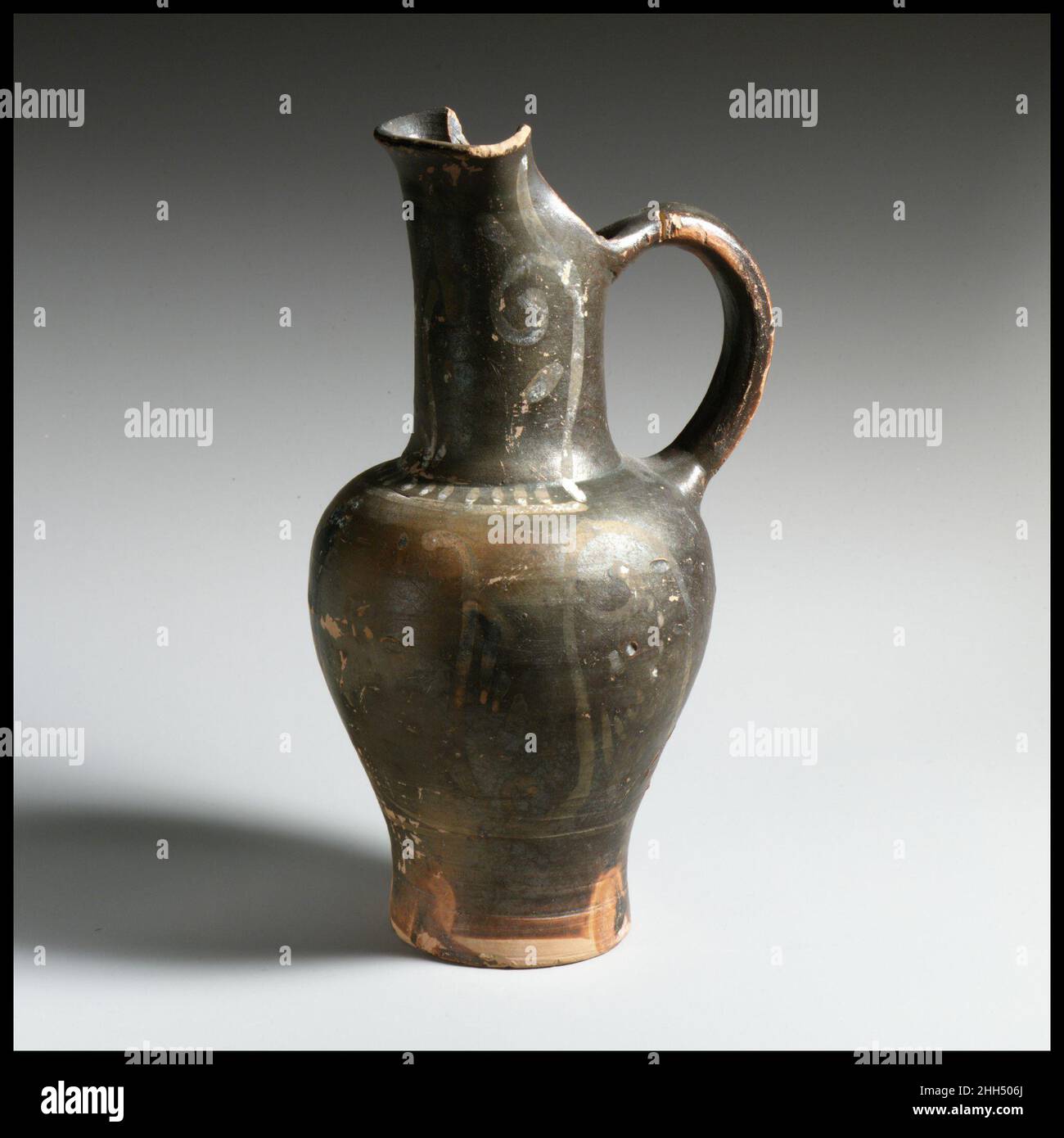 Oinochoe 4th secolo a.C. attribuito al Gruppo Fantasma. Oinochoe. Etrusco. 4th secolo a.C. Terracotta. Vasi Foto Stock